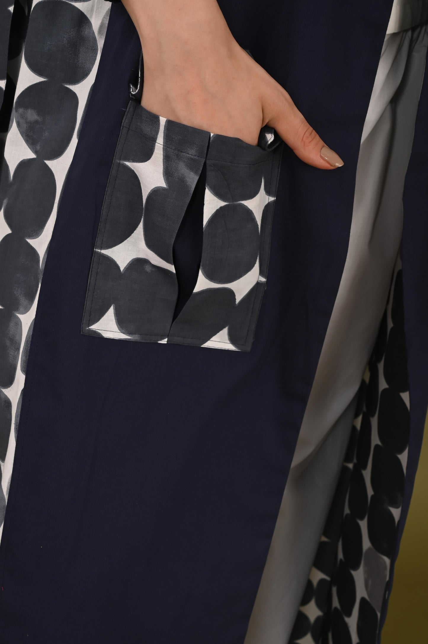 AHVI JACKET