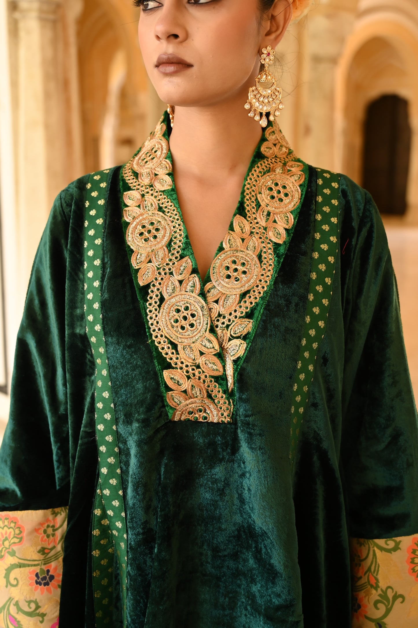 KAYA VELVET GREEN-متوفر مقاس XL واحد ومقاس واحد فري سايز فقط. سيتم توفره قريبًا.