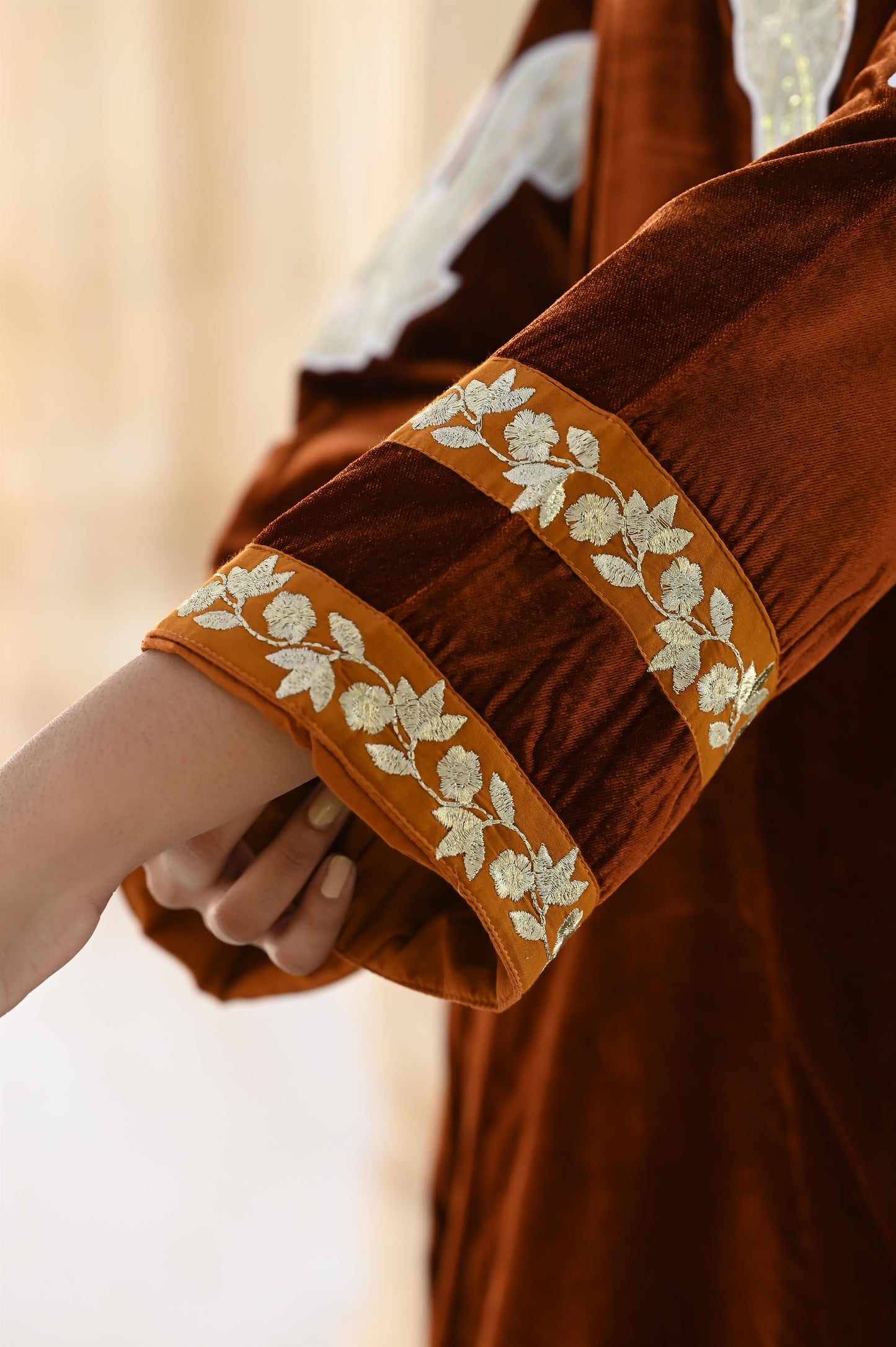 VEDA-Velvet with Embroidery-delivery in 7 to 10 days-مخمل مطرّز مع بطانة قطنية لراحة وأناقة فائقة.