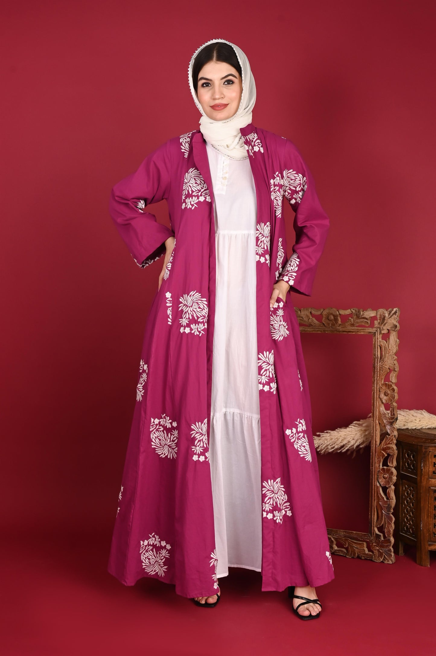 Sarayah set fuscia-delivery in 7 to 10 days