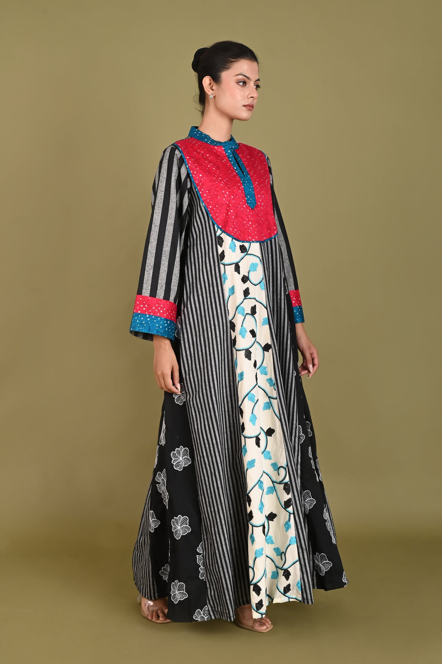 Radhe black and white-delivery in 7 to 10 days