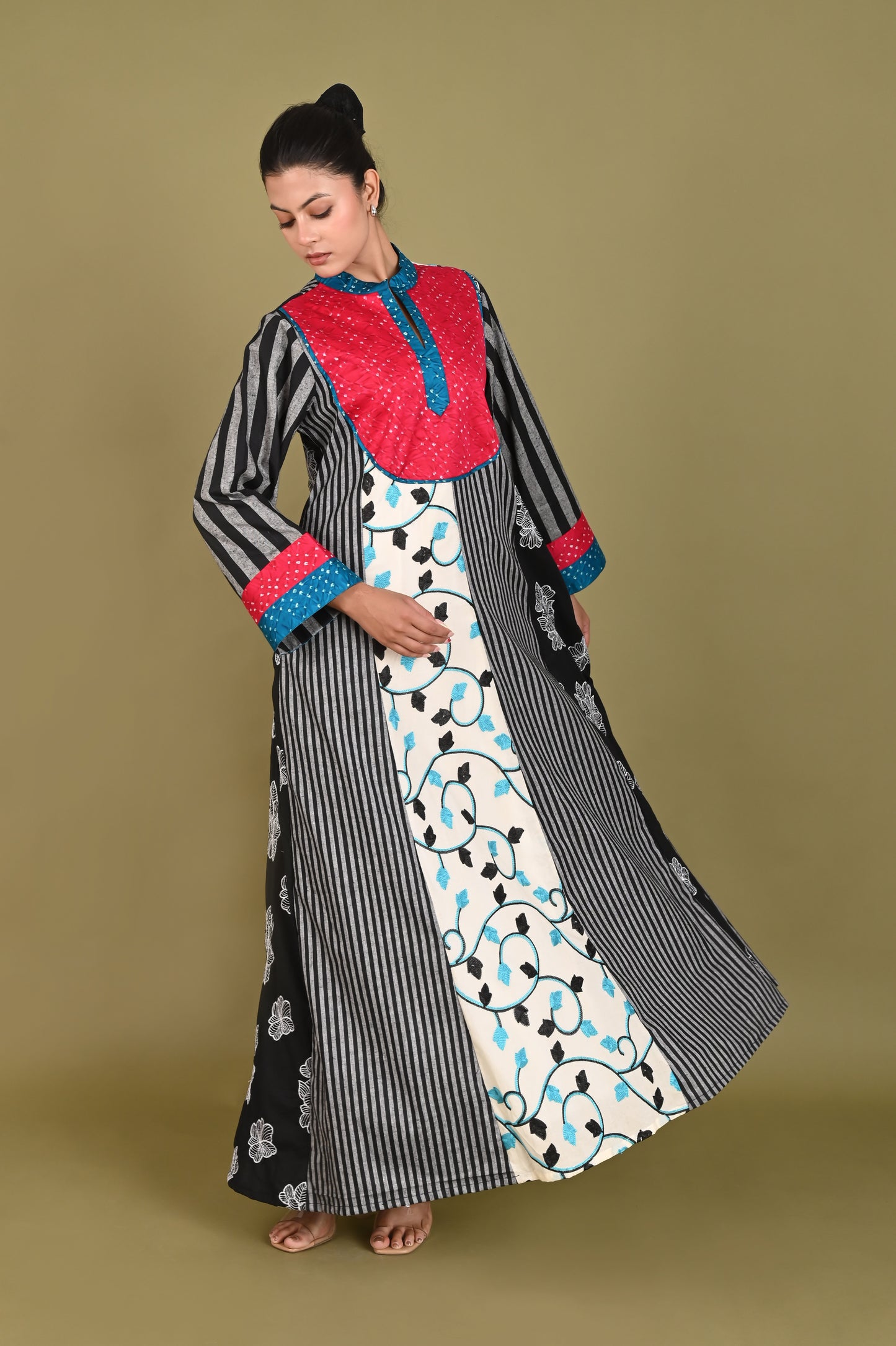 Radhe black and white-delivery in 7 to 10 days