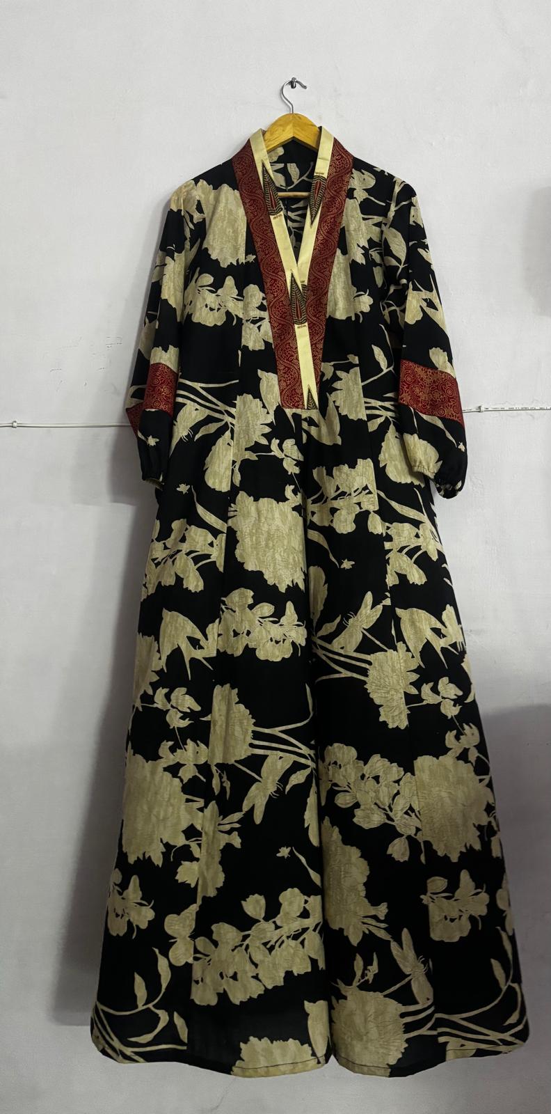Radhe black and beige-delivery in 7 to 10 days