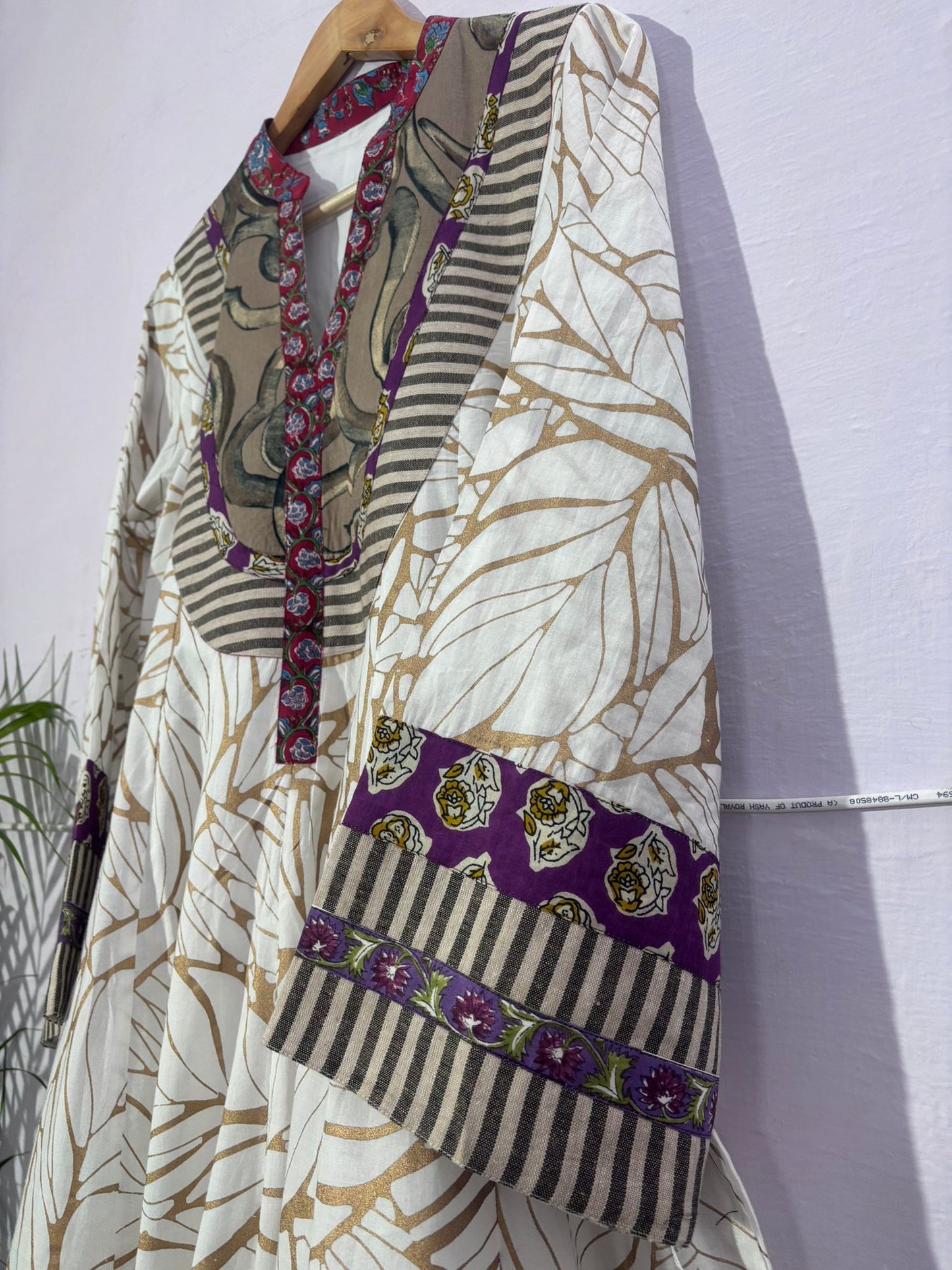 Radhe white and golden-delivery in 7 to 10 days