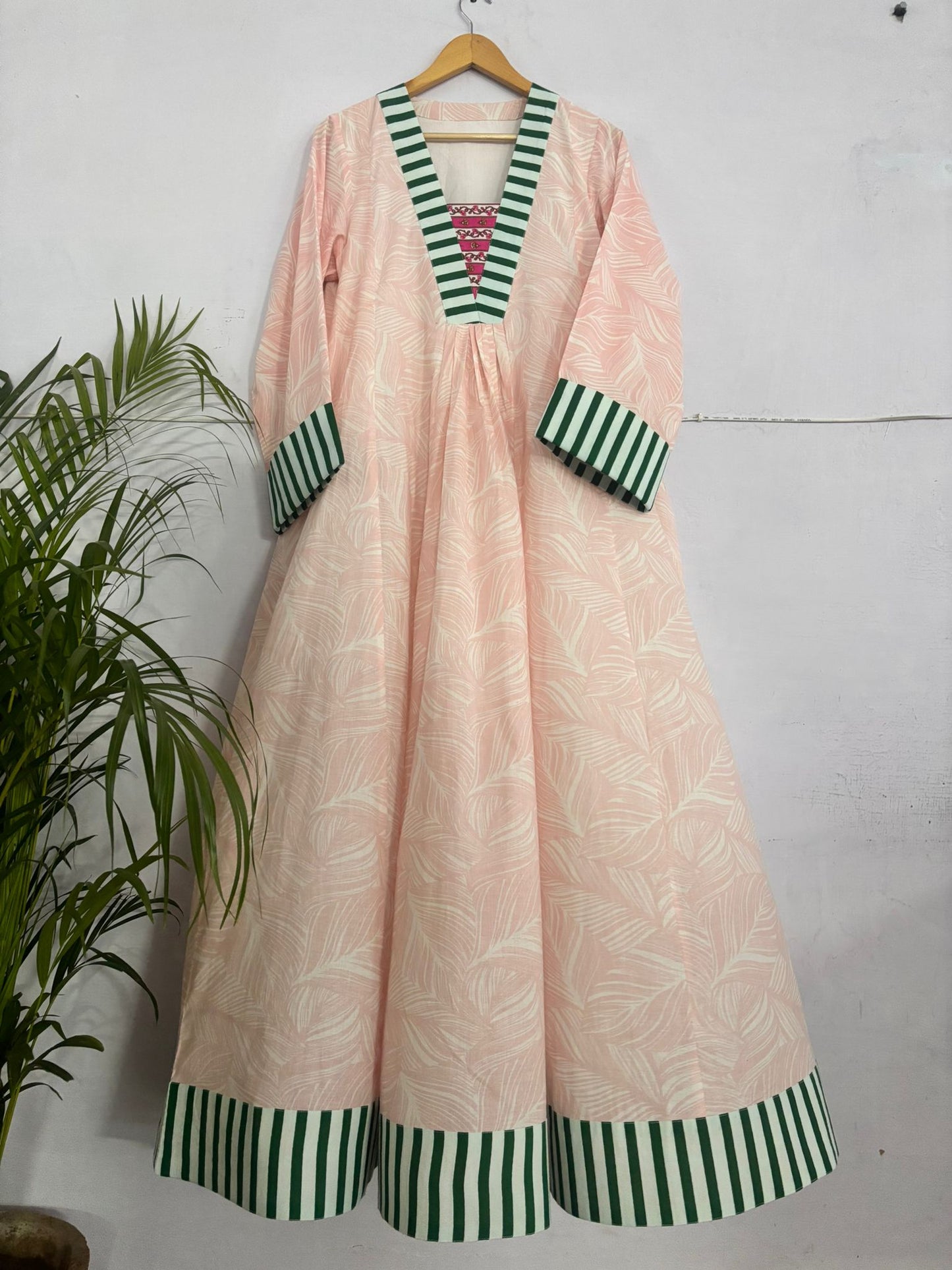 Radhe Pink leaves-Delivery in 7 to 10 days