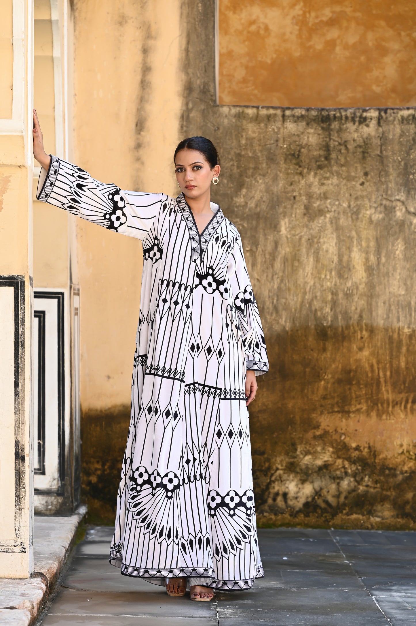 TARINI VELVET -SAME DAY DELIVERY