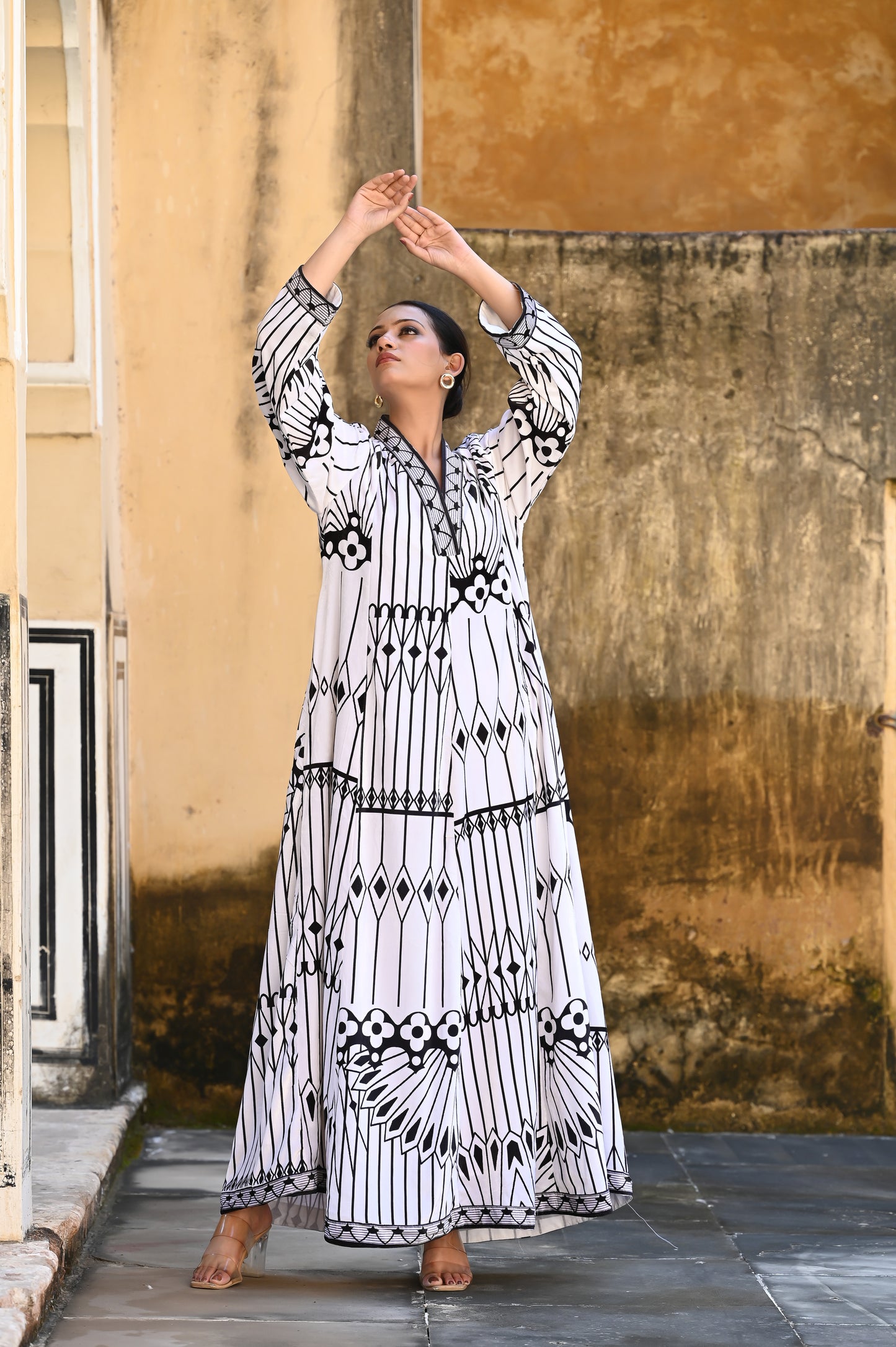 TARINI VELVET -SAME DAY DELIVERY