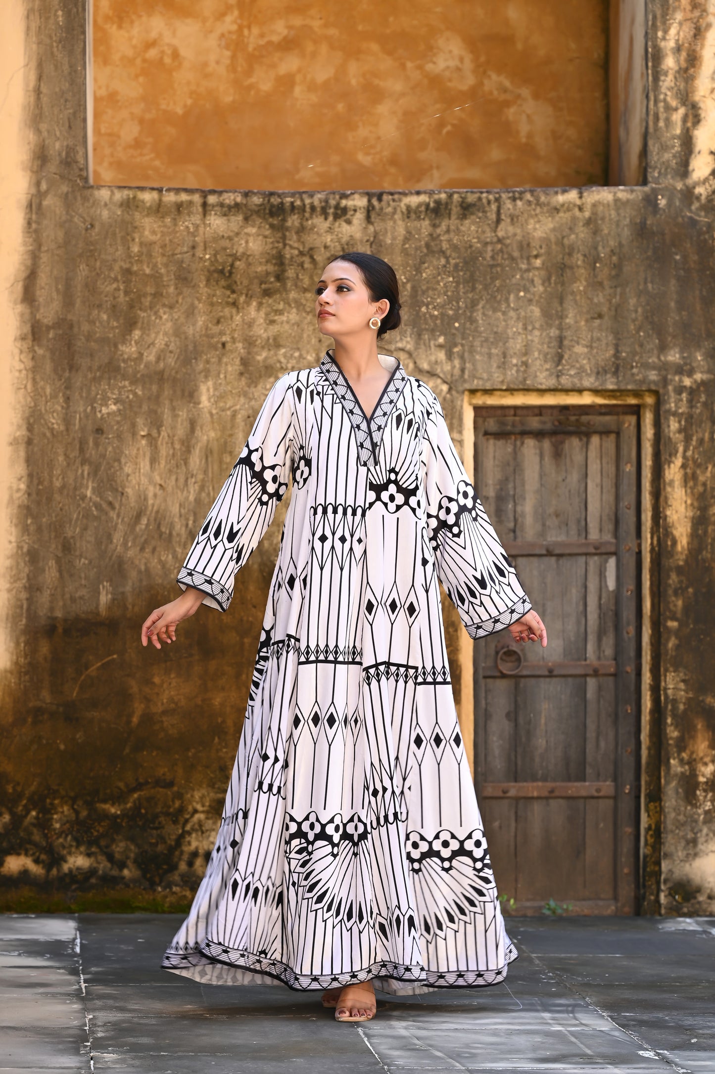 TARINI VELVET -SAME DAY DELIVERY