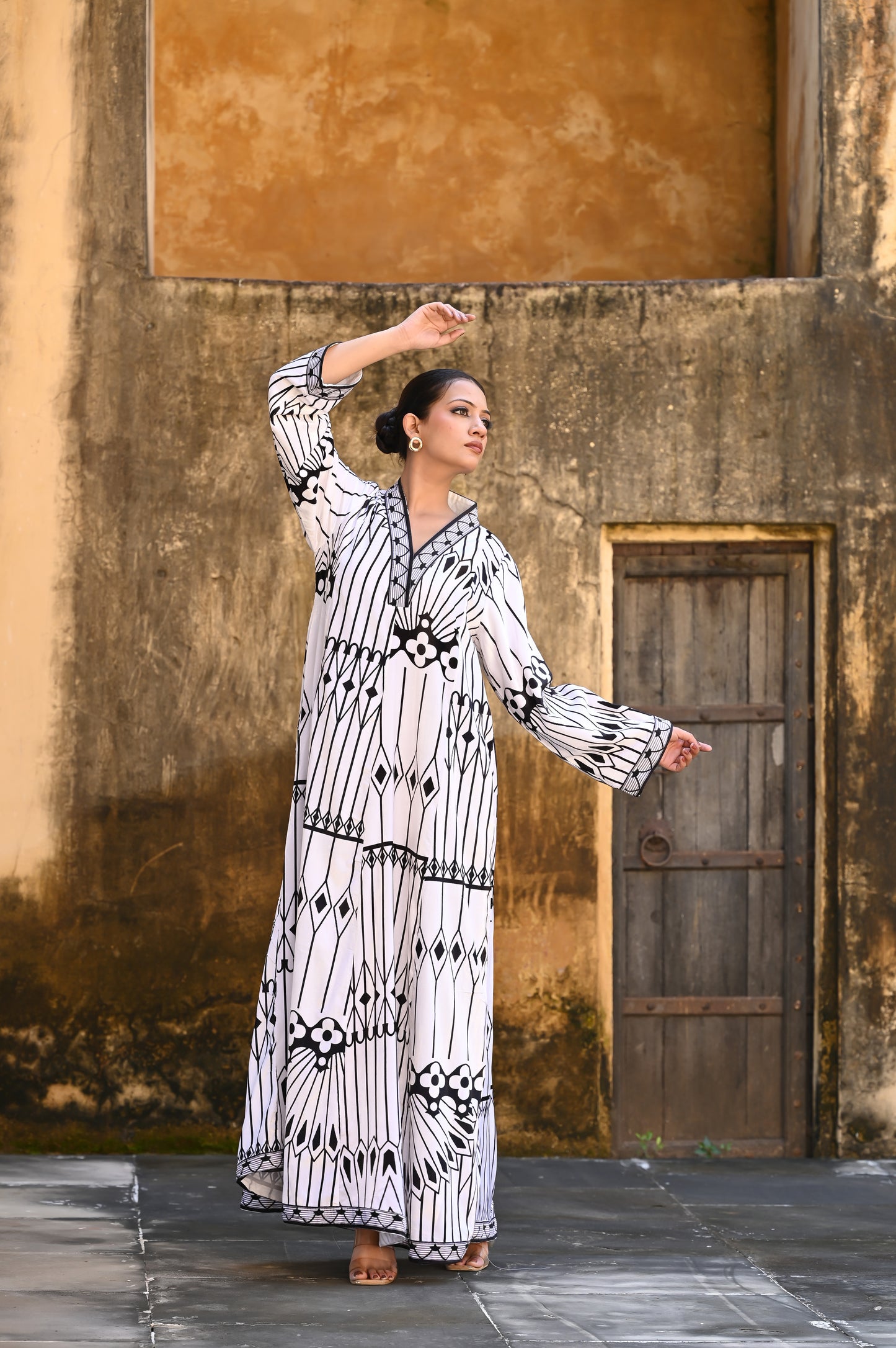 TARINI VELVET -SAME DAY DELIVERY