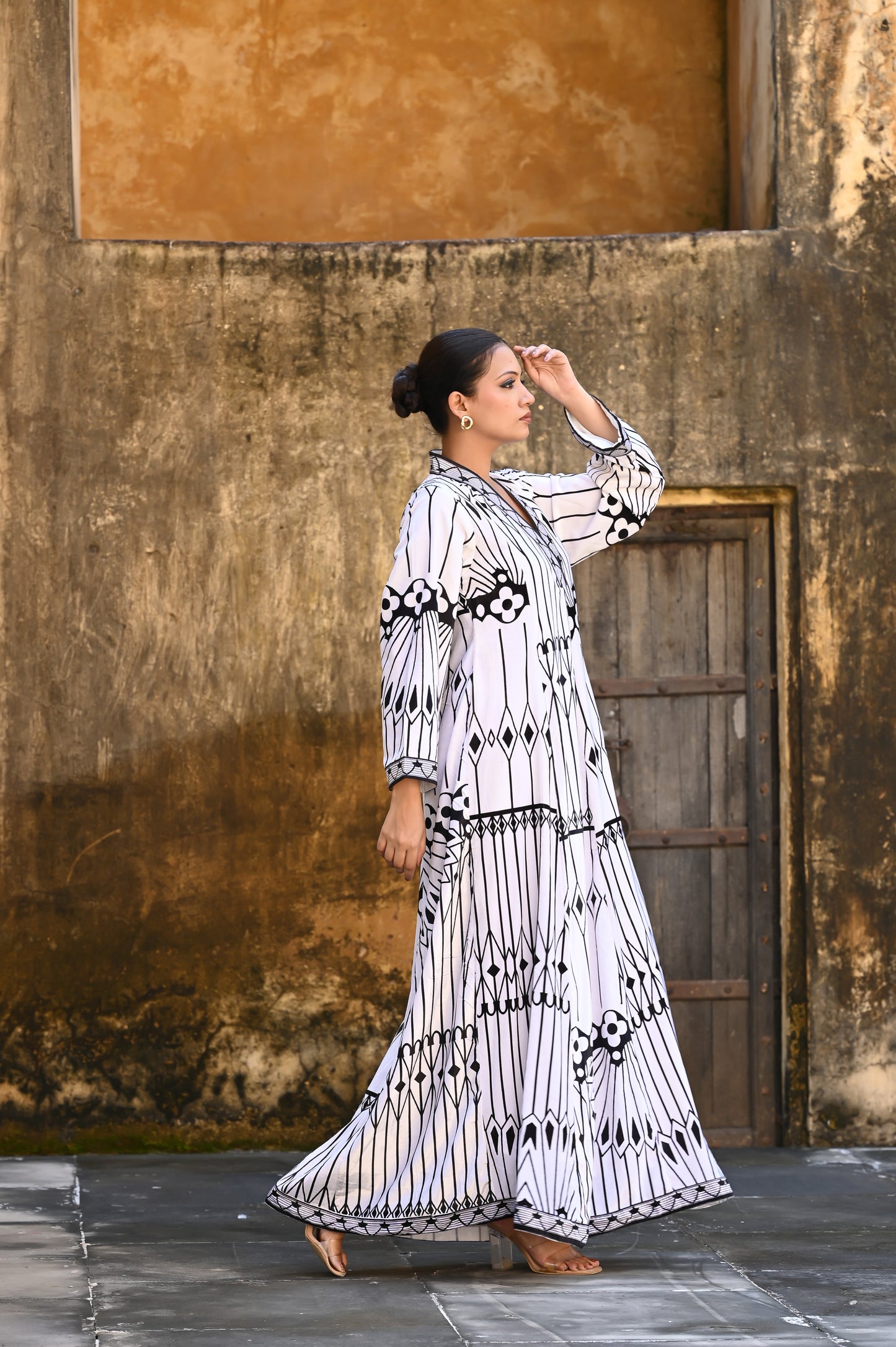 TARINI VELVET -SAME DAY DELIVERY