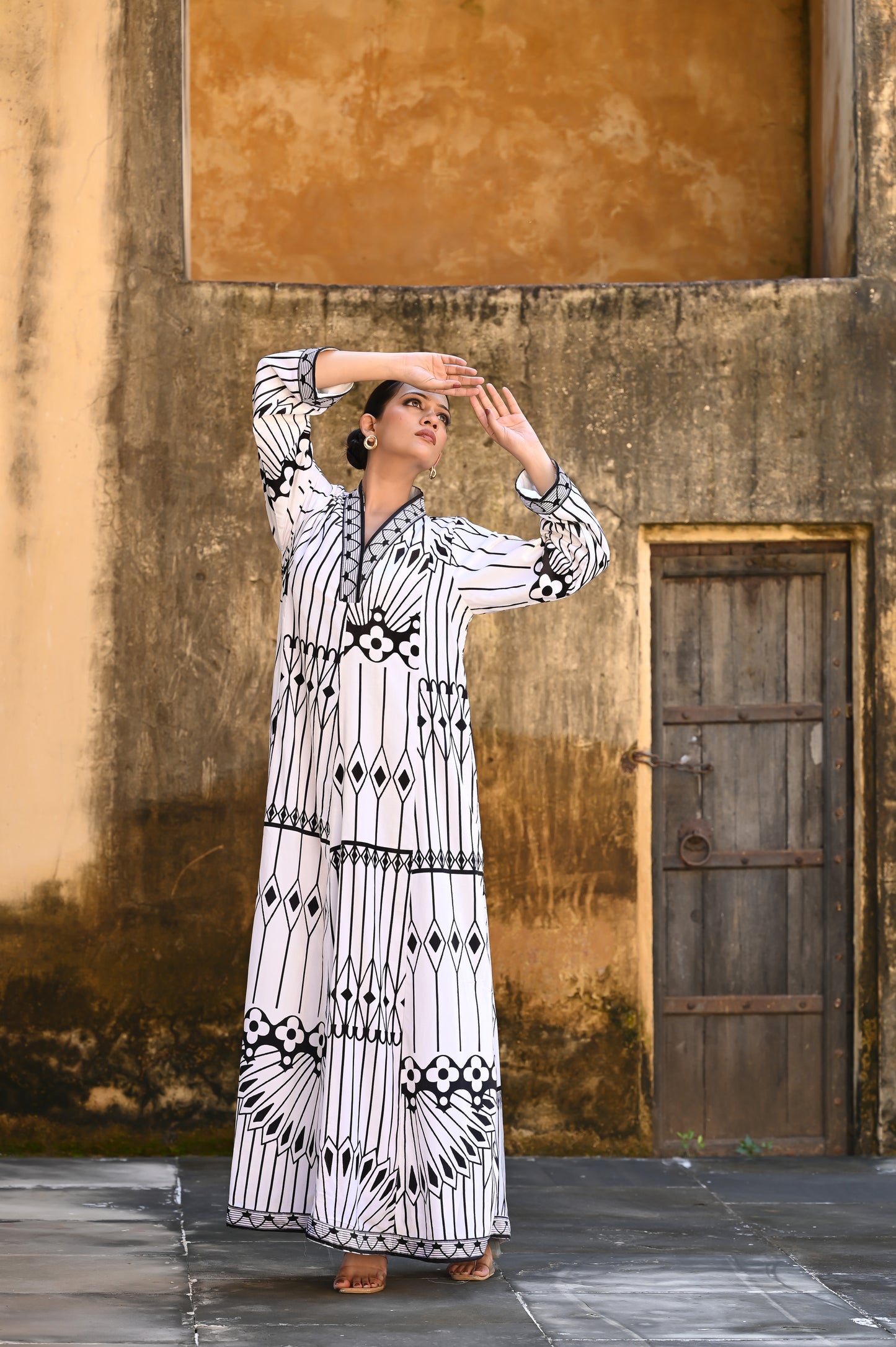 TARINI VELVET -SAME DAY DELIVERY