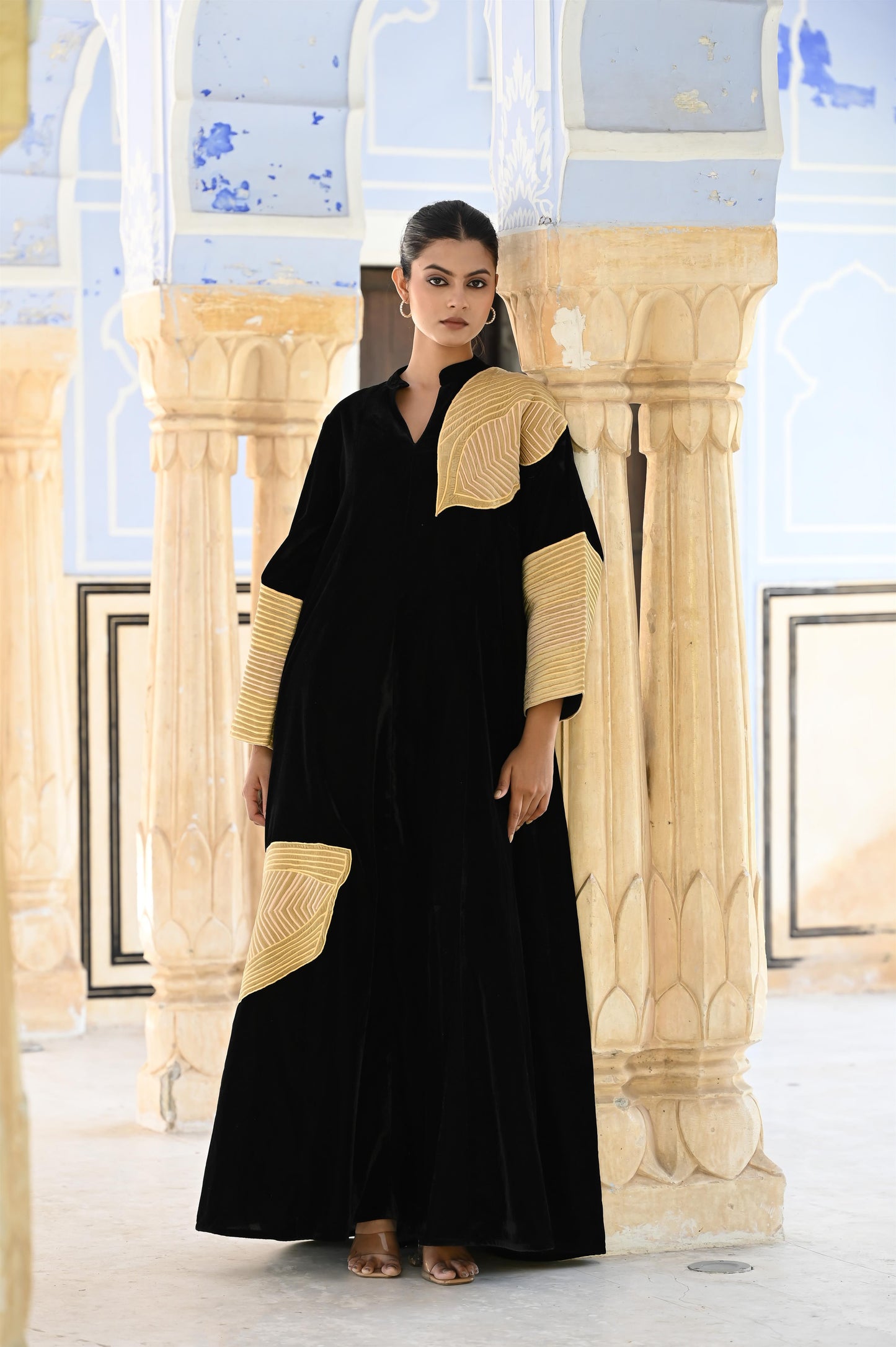 ERAYA VELVET BLACK-DELIVERY IN 2 weeks