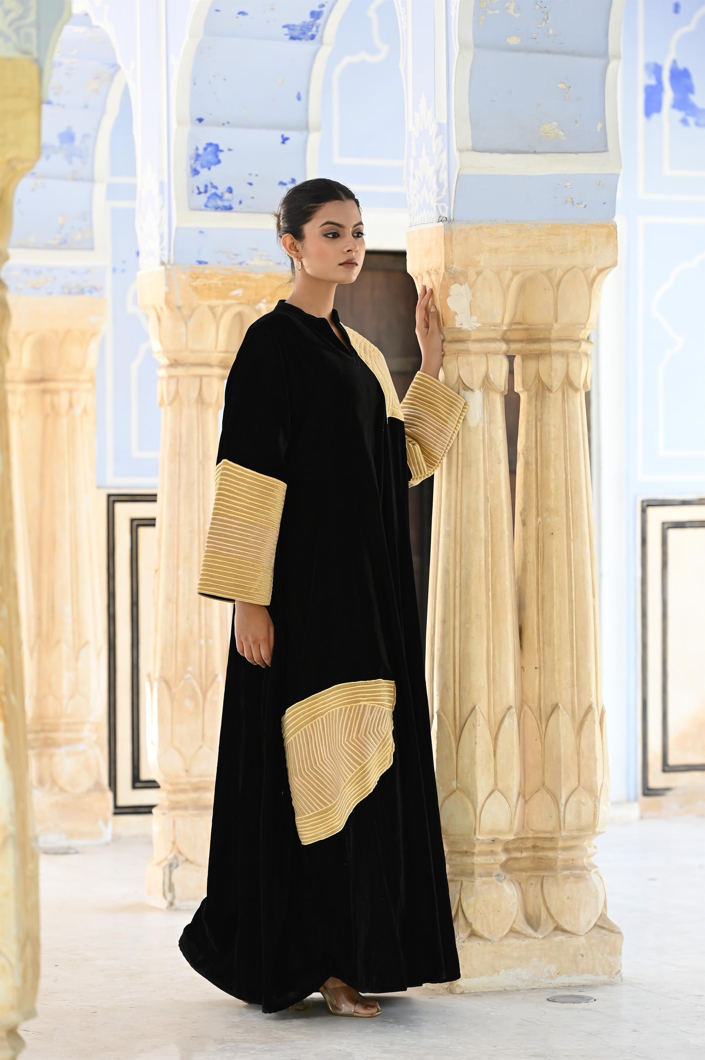 ERAYA VELVET BLACK-DELIVERY IN 2 weeks