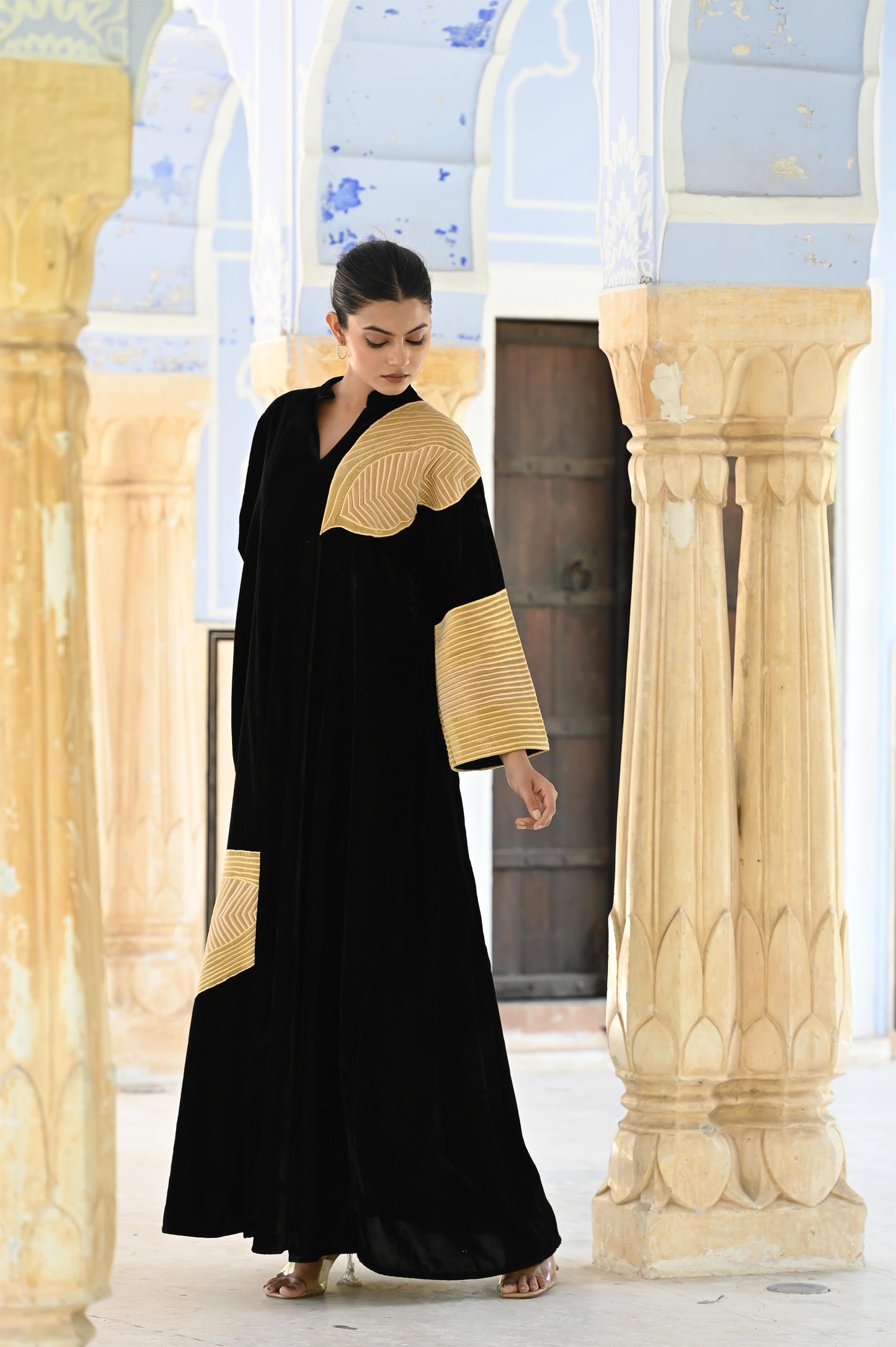 ERAYA VELVET BLACK-DELIVERY IN 2 weeks