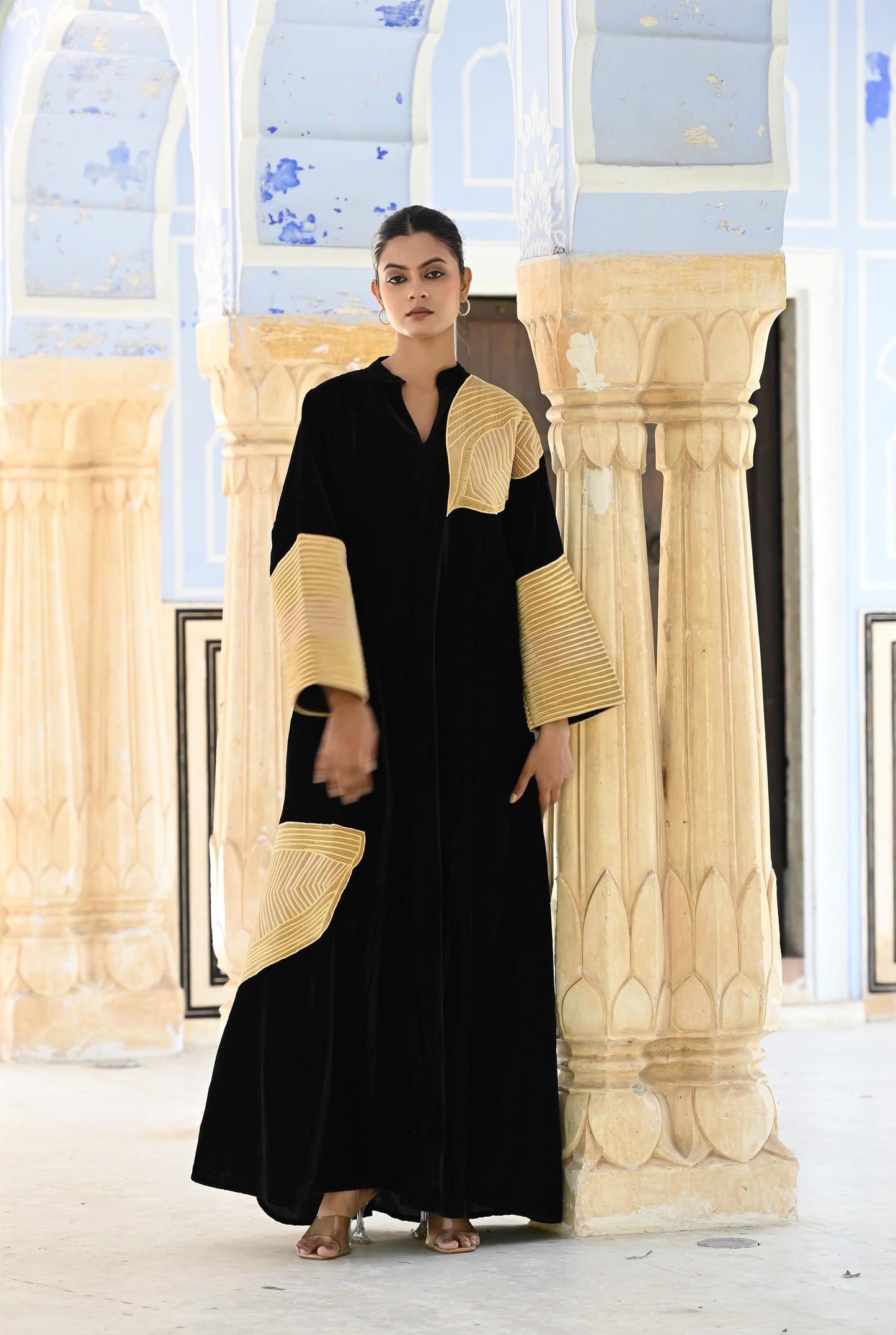 ERAYA VELVET BLACK-DELIVERY IN 2 weeks