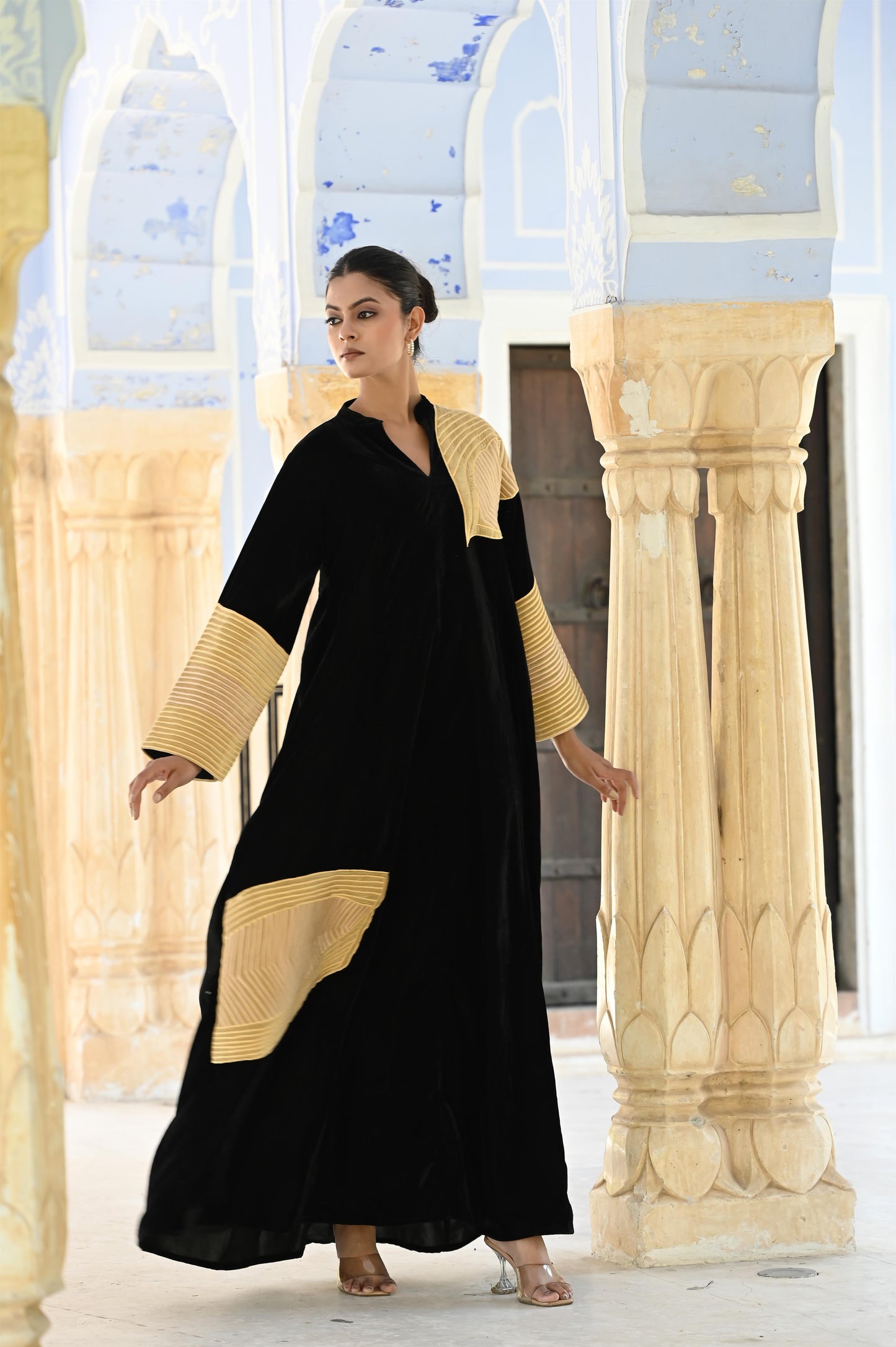 ERAYA VELVET BLACK-DELIVERY IN 2 weeks