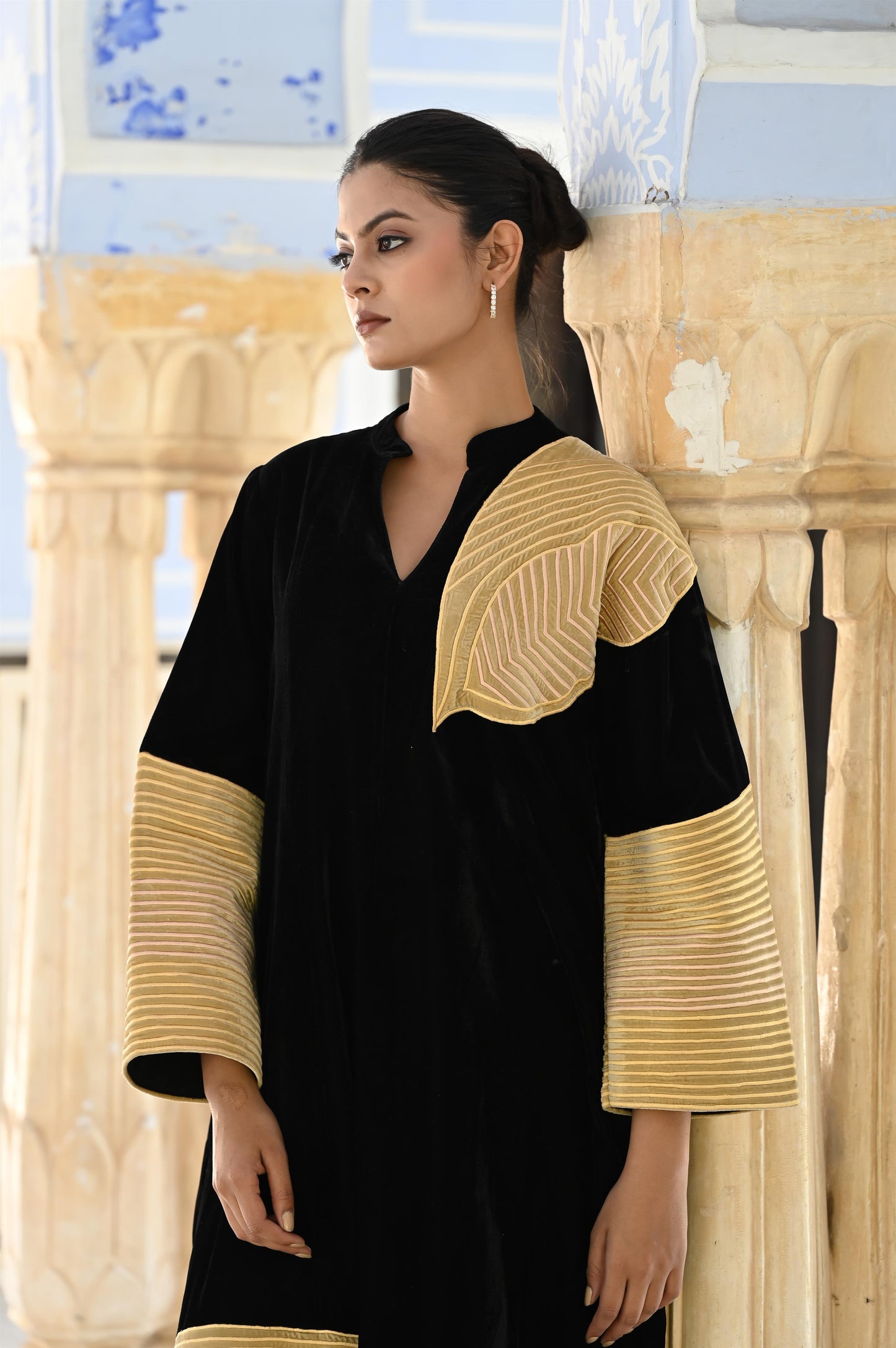 ERAYA VELVET BLACK-DELIVERY IN 2 weeks