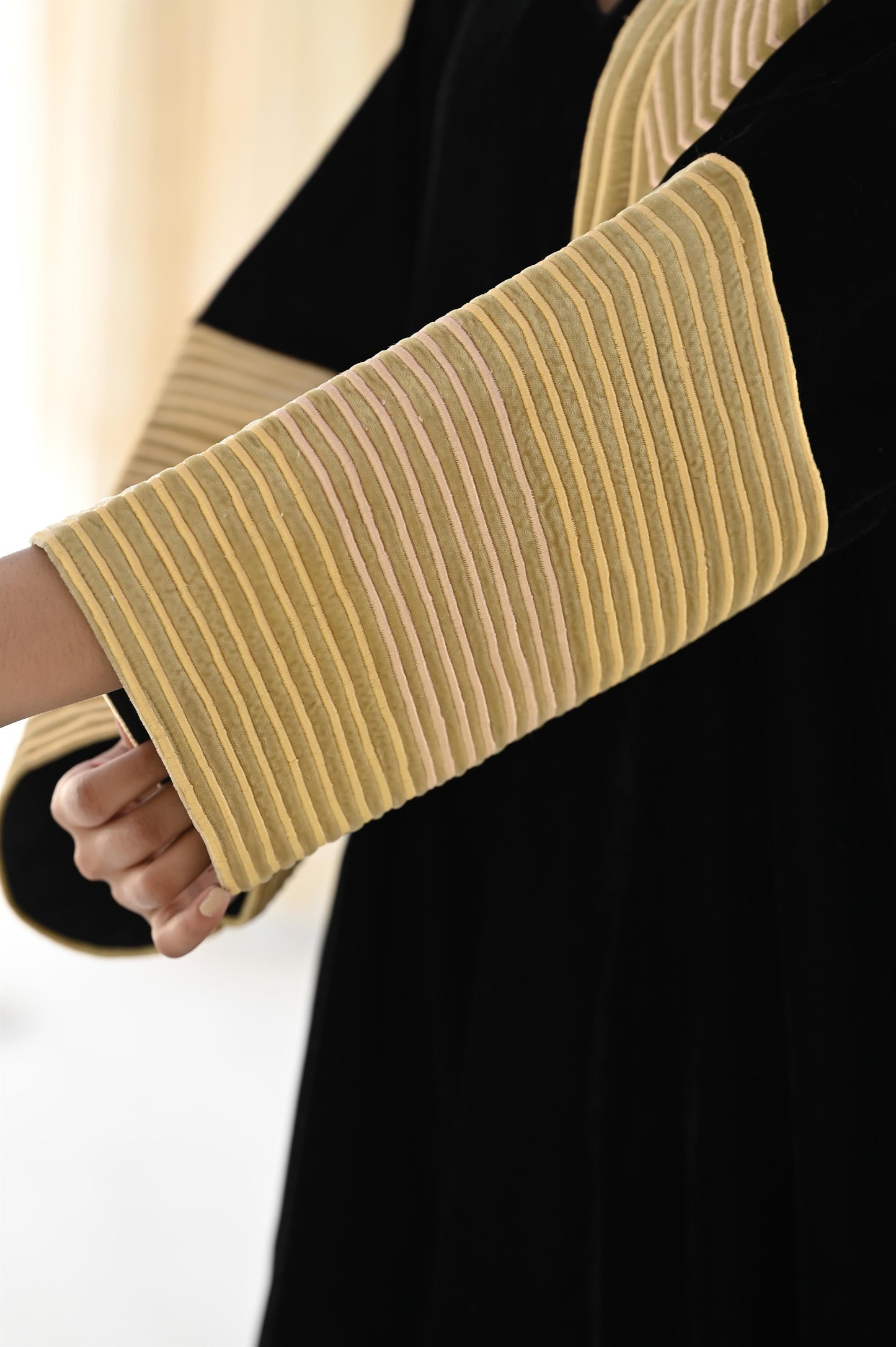 ERAYA VELVET BLACK-DELIVERY IN 2 weeks