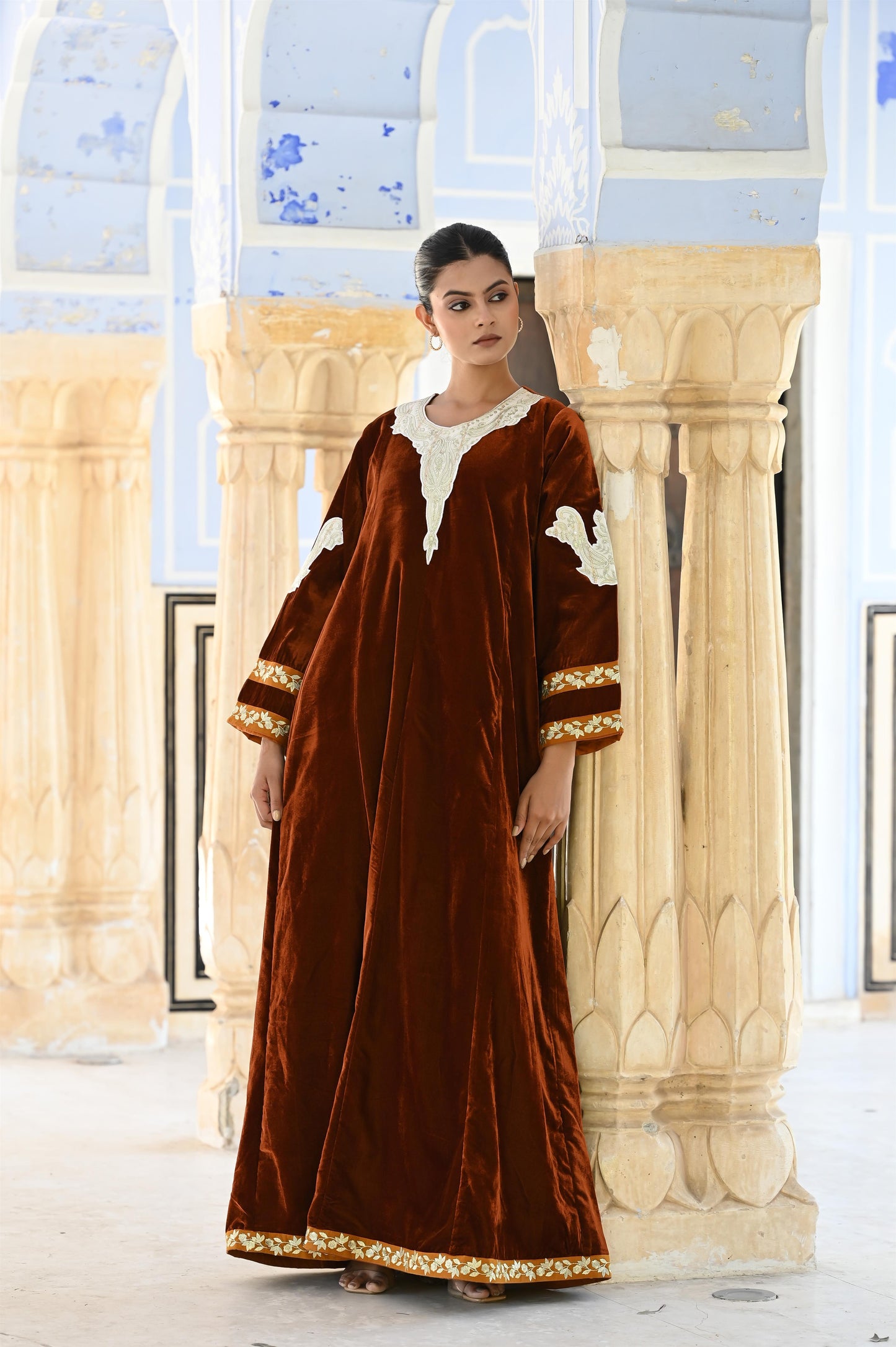 VEDA-Velvet with Embroidery-delivery in 7 to 10 days-مخمل مطرّز مع بطانة قطنية لراحة وأناقة فائقة.