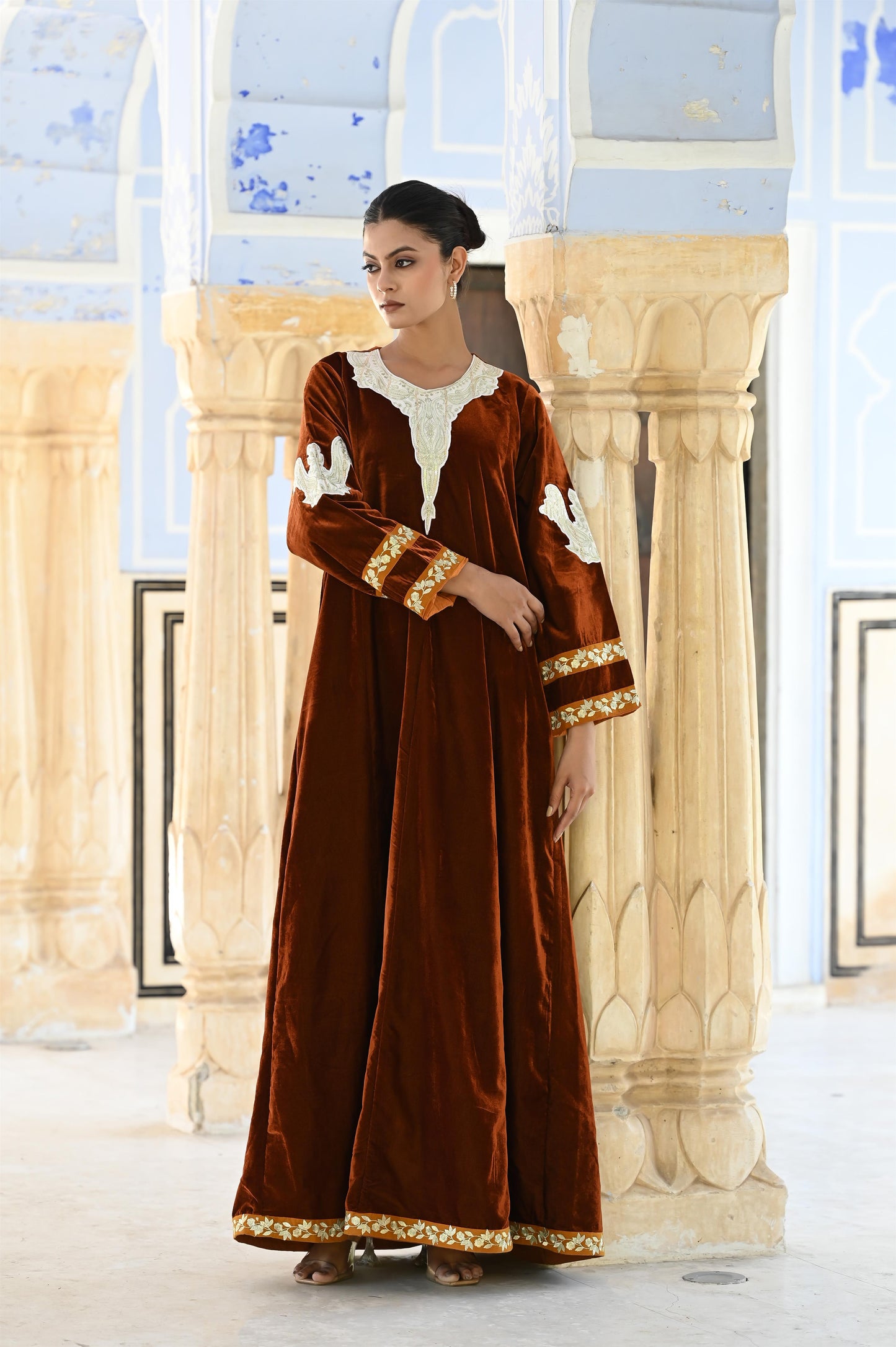 VEDA-Velvet with Embroidery-delivery in 7 to 10 days-مخمل مطرّز مع بطانة قطنية لراحة وأناقة فائقة.