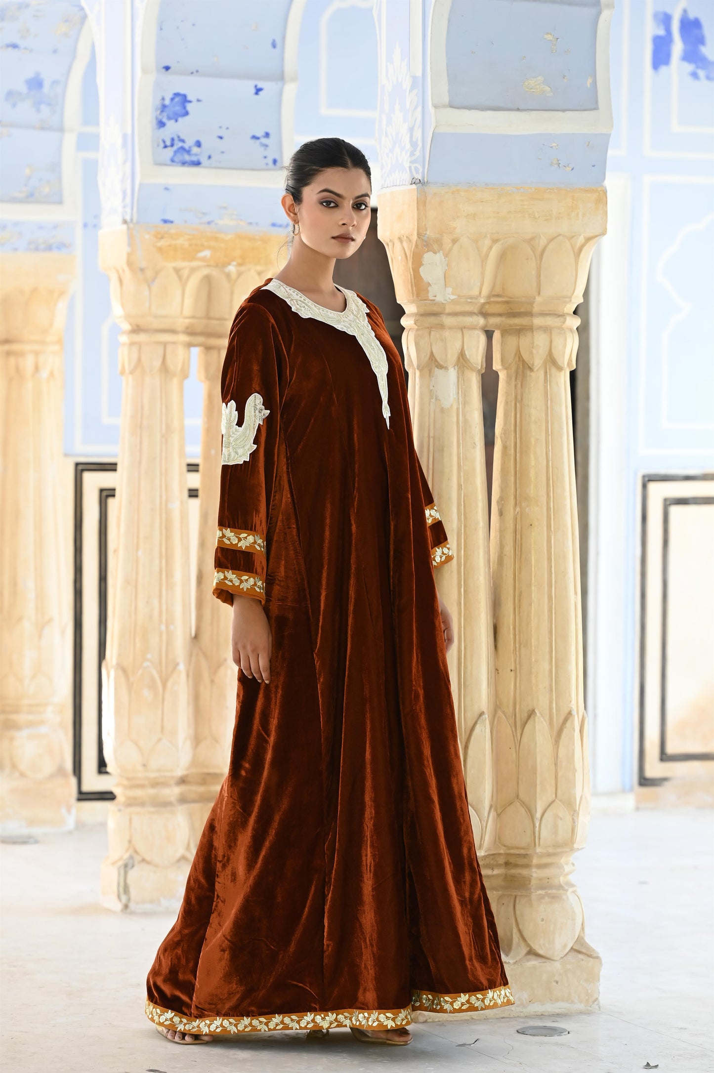 VEDA-Velvet with Embroidery-delivery in 7 to 10 days-مخمل مطرّز مع بطانة قطنية لراحة وأناقة فائقة.