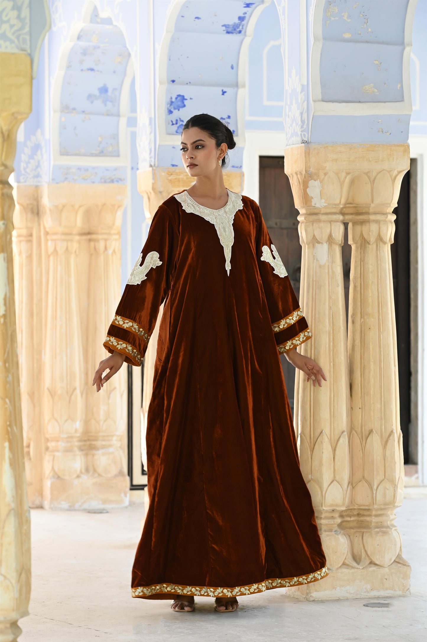 VEDA-Velvet with Embroidery-delivery in 7 to 10 days-مخمل مطرّز مع بطانة قطنية لراحة وأناقة فائقة.