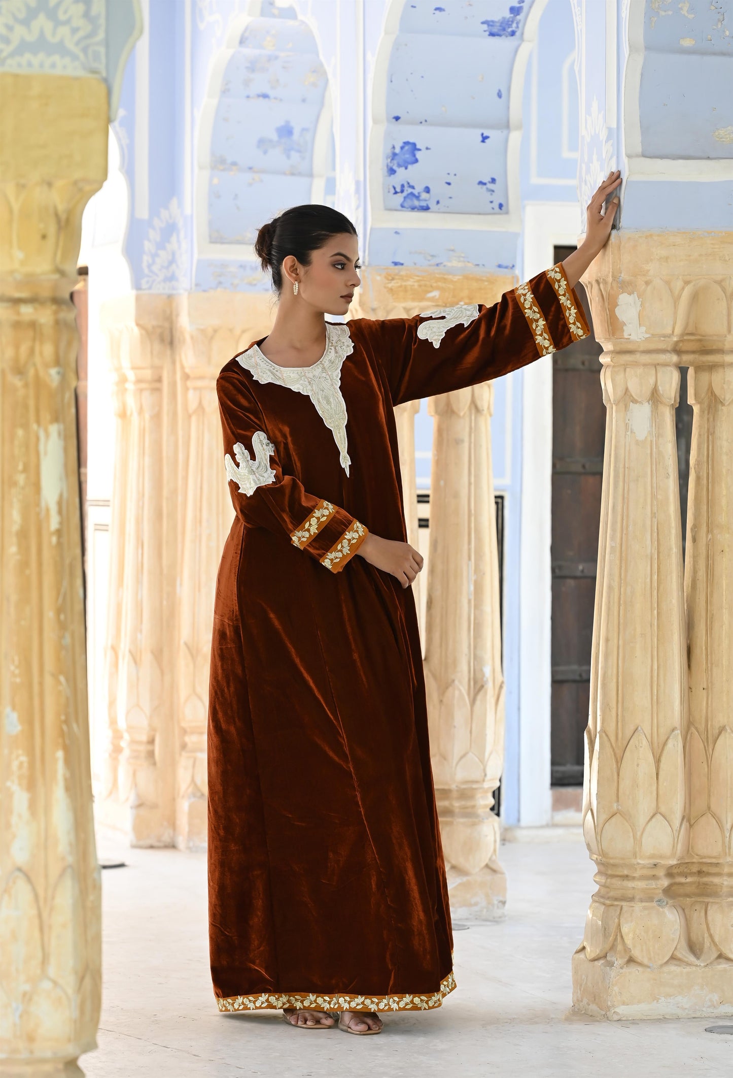 VEDA-Velvet with Embroidery-delivery in 7 to 10 days-مخمل مطرّز مع بطانة قطنية لراحة وأناقة فائقة.