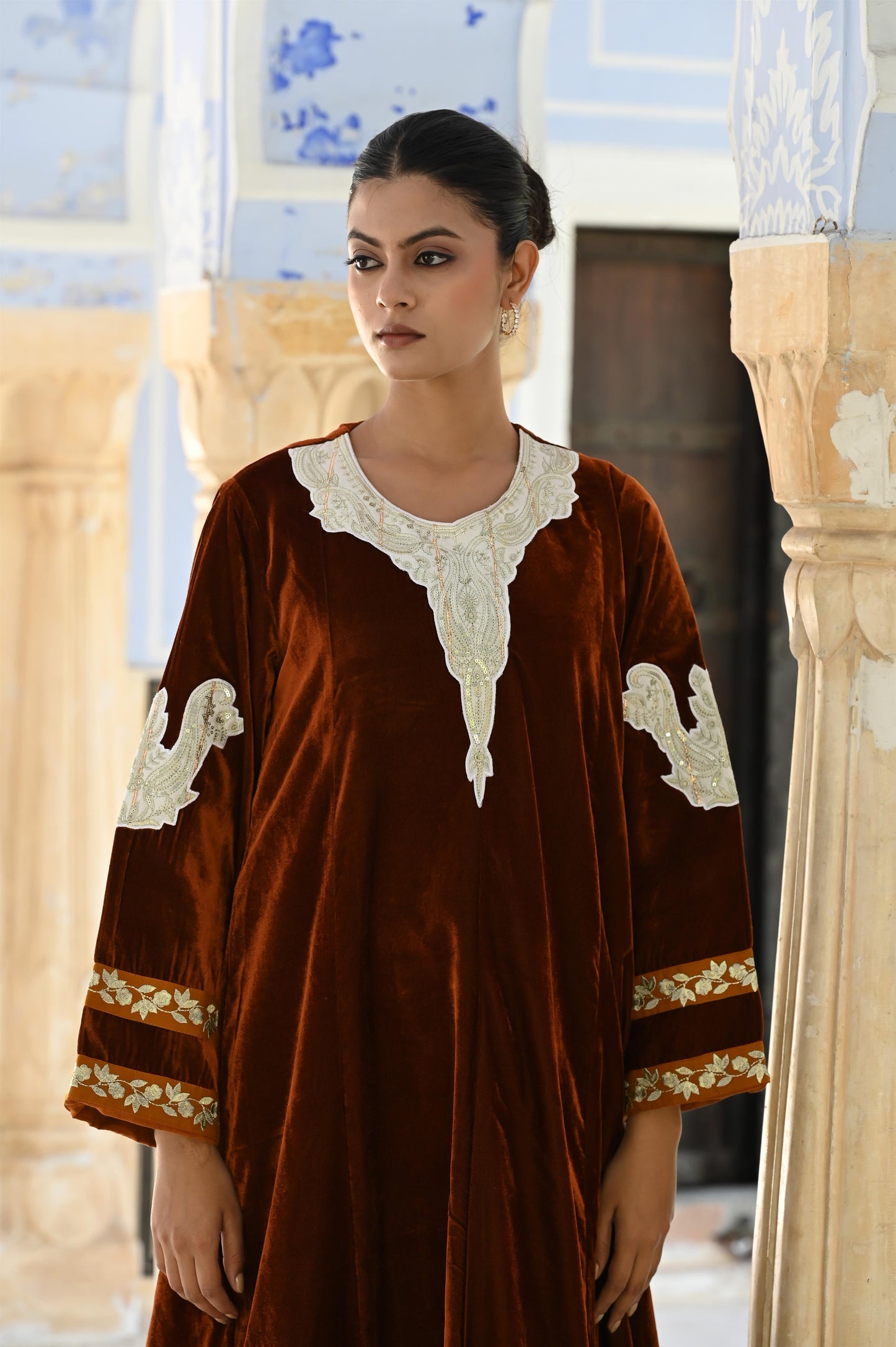 VEDA-Velvet with Embroidery-delivery in 7 to 10 days-مخمل مطرّز مع بطانة قطنية لراحة وأناقة فائقة.