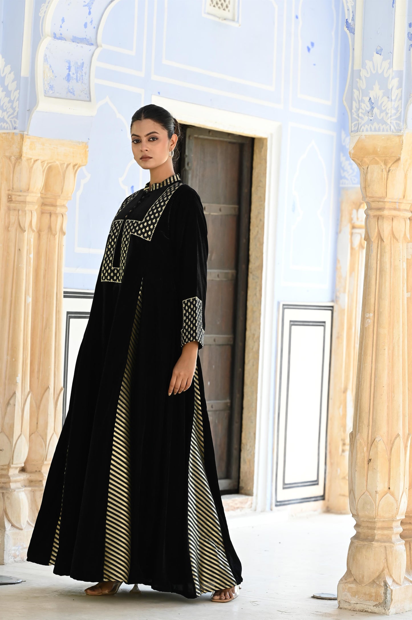 AADYA VELVET BLACK-SAME DAY DELIVERY