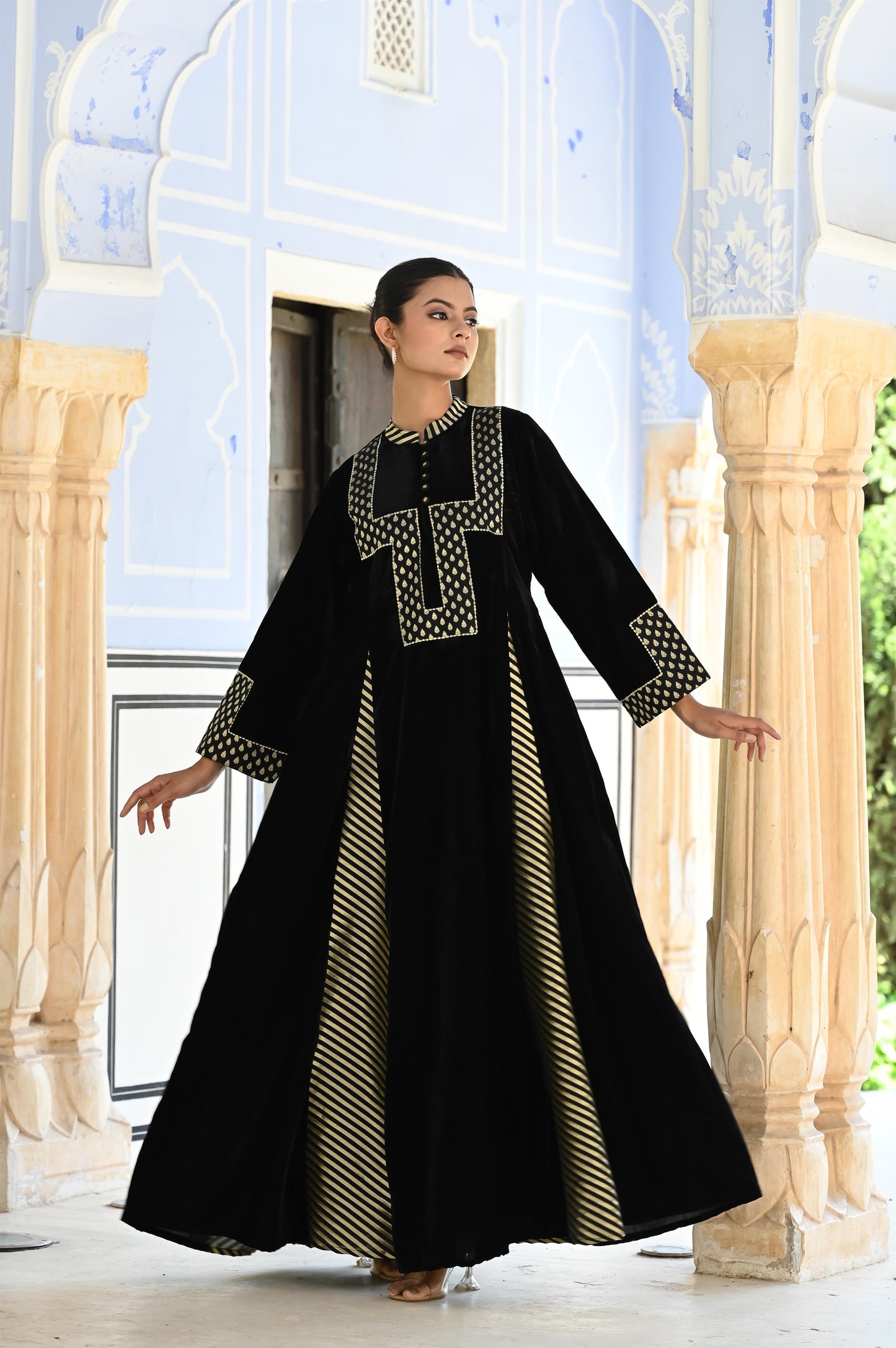 AADYA VELVET BLACK-SAME DAY DELIVERY