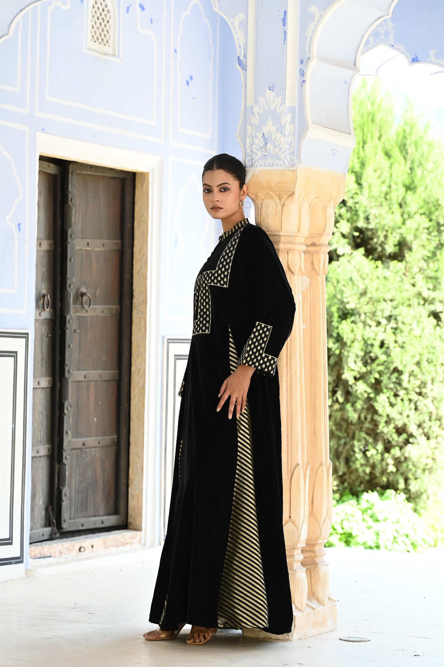 AADYA VELVET BLACK-SAME DAY DELIVERY