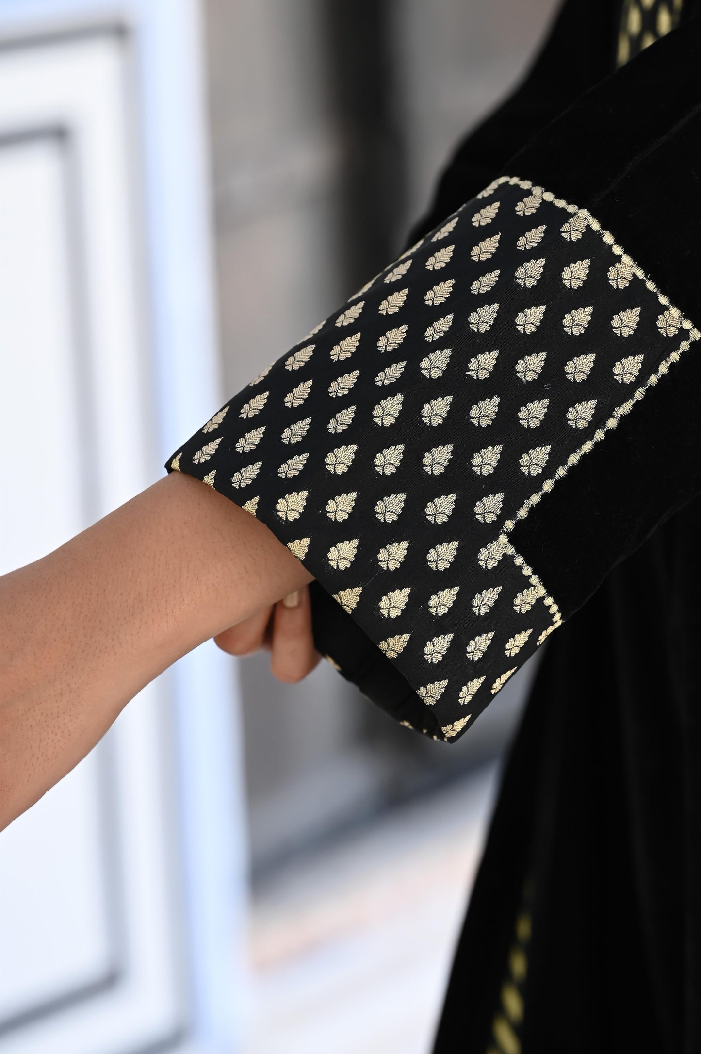 AADYA VELVET BLACK-SAME DAY DELIVERY