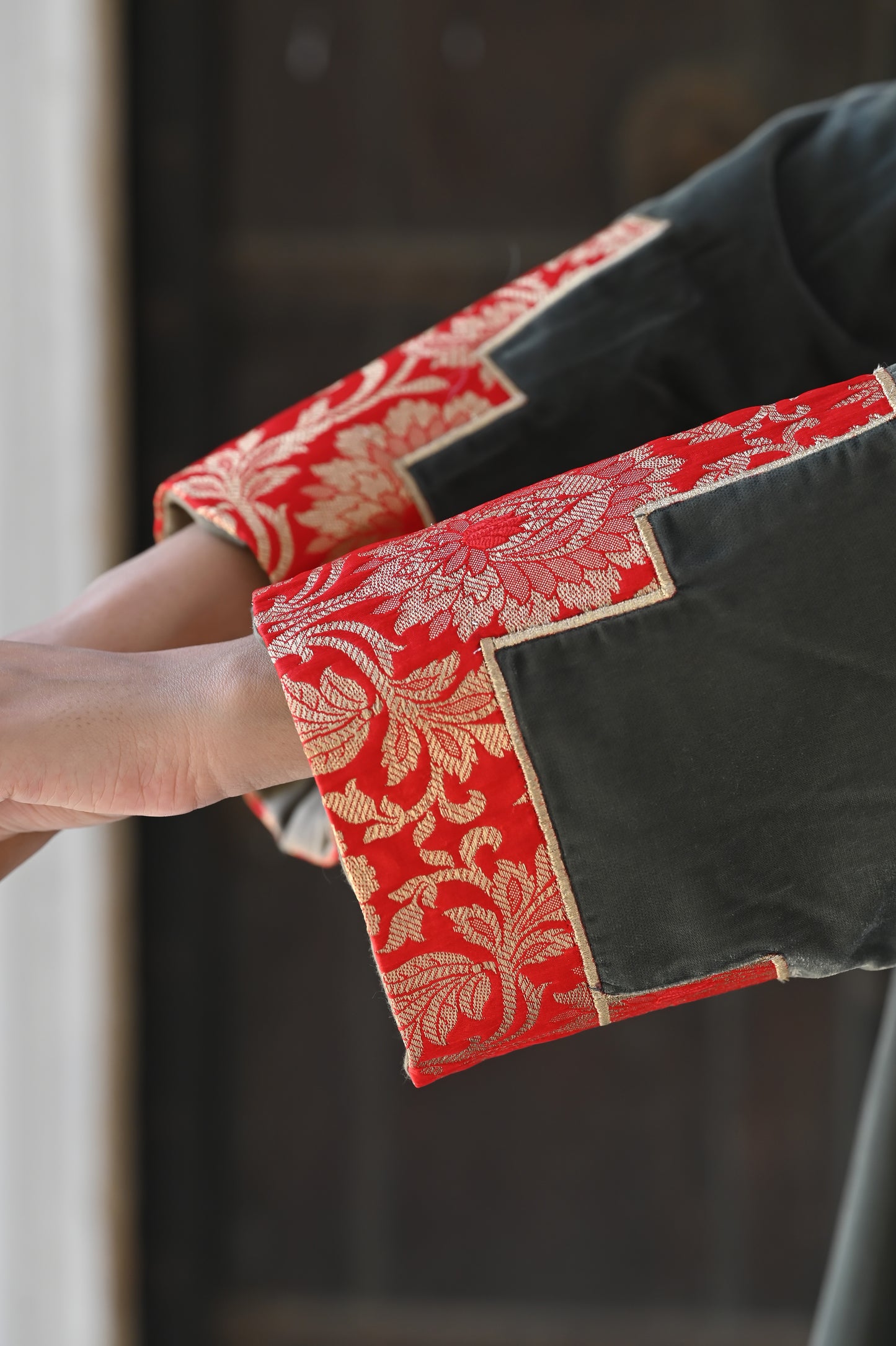 AEINDRI VELVET BLACK-SAME DAY DELIVERY