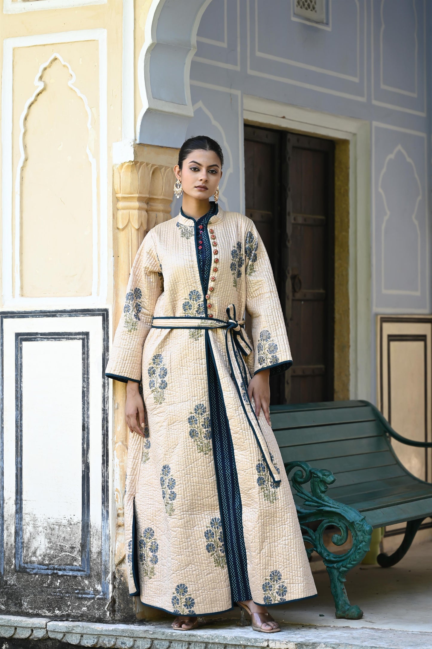 ARNISA SET  GOLDEN -DELIVERY IN 7 TO 10 DAYS