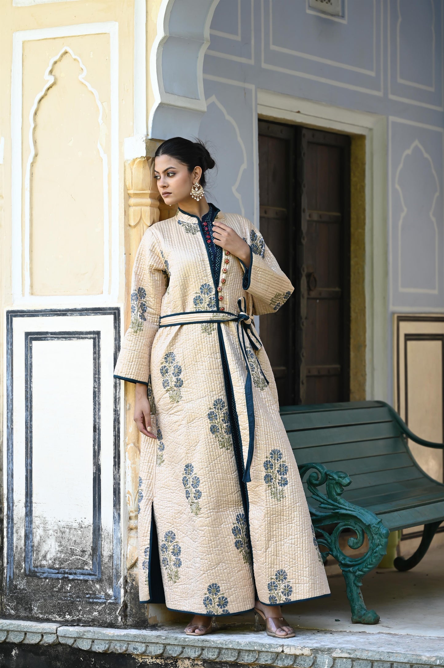 ARNISA SET  GOLDEN -DELIVERY IN 7 TO 10 DAYS