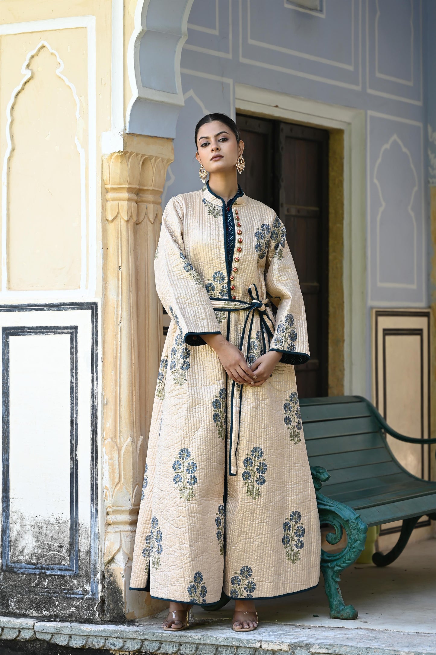 ARNISA SET  GOLDEN -DELIVERY IN 7 TO 10 DAYS