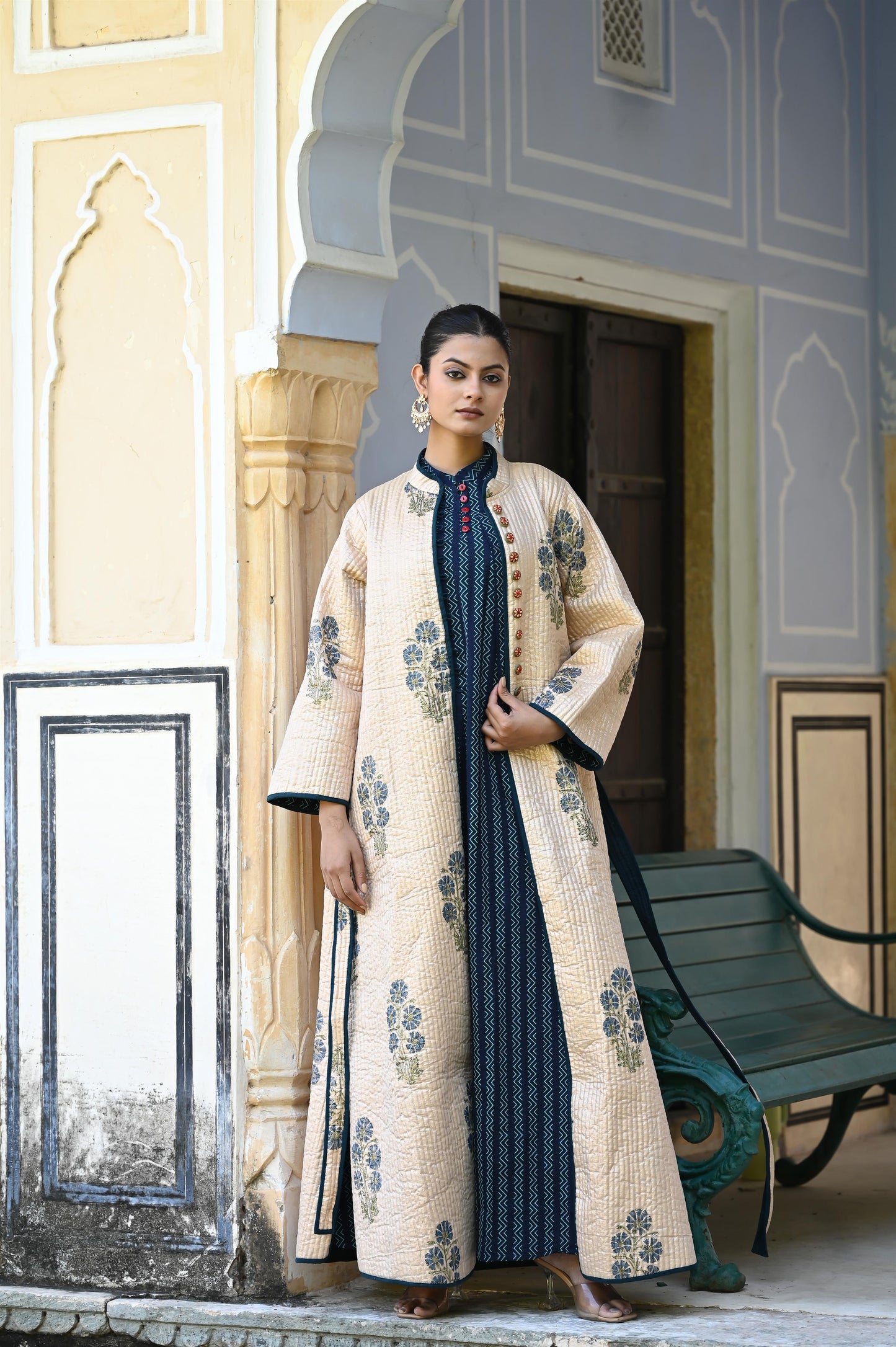 ARNISA SET  GOLDEN -DELIVERY IN 7 TO 10 DAYS