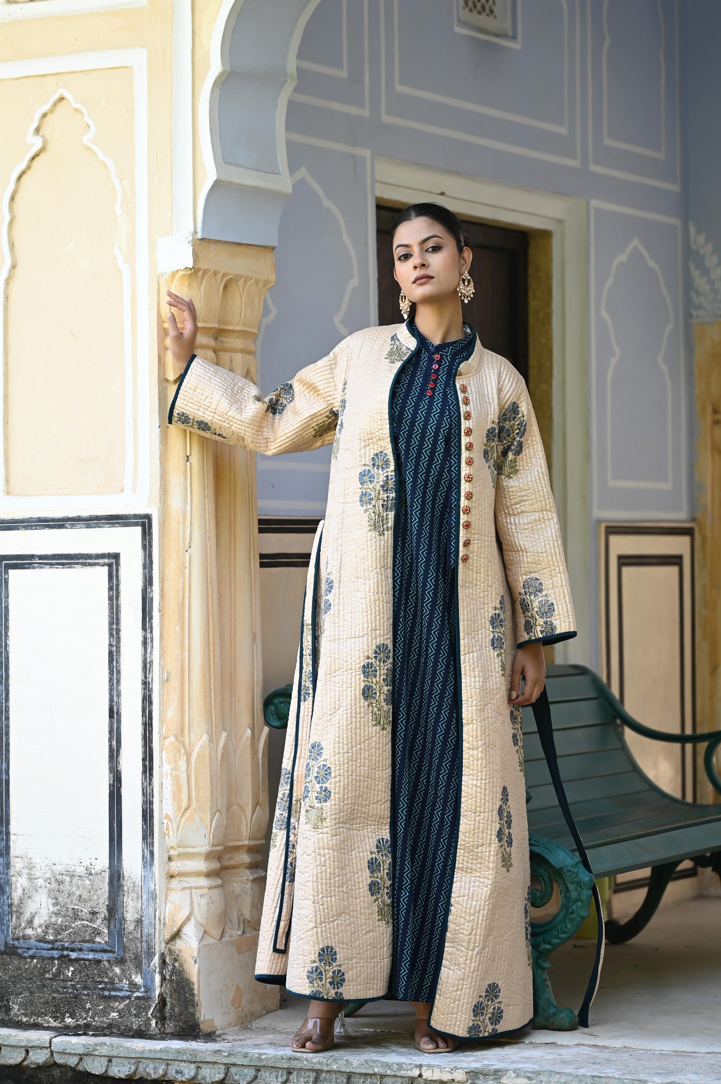 ARNISA SET  GOLDEN -DELIVERY IN 7 TO 10 DAYS