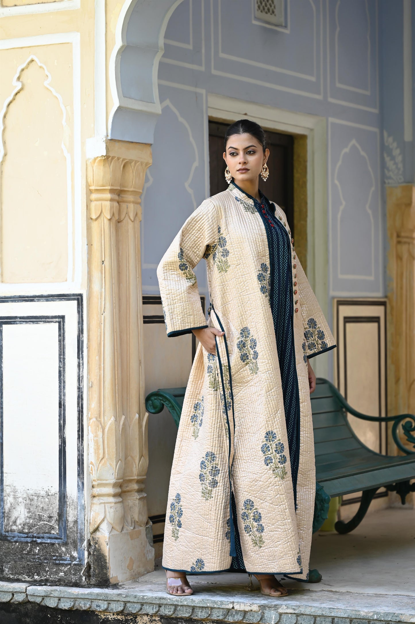 ARNISA SET  GOLDEN -DELIVERY IN 7 TO 10 DAYS