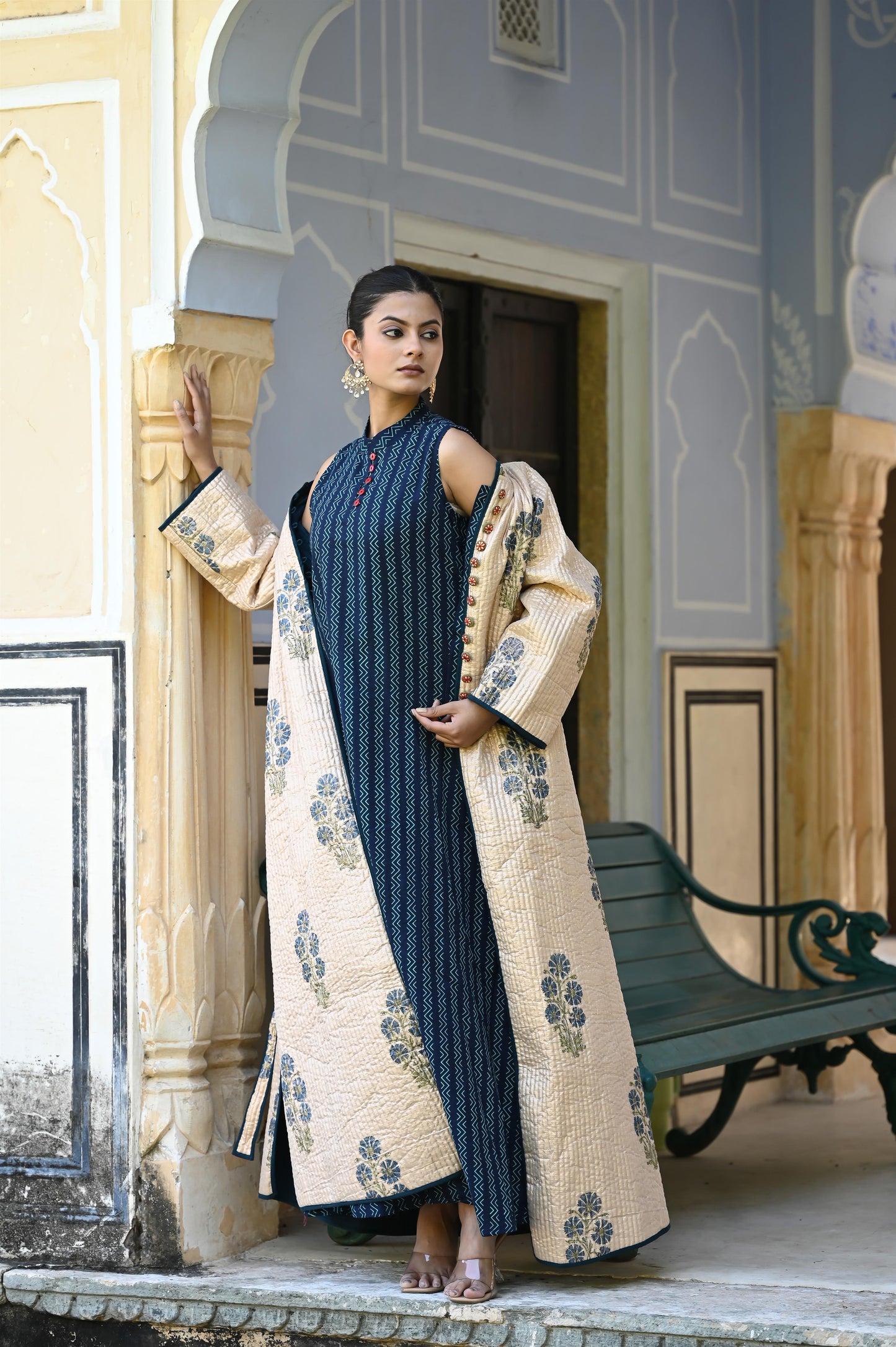 ARNISA SET  GOLDEN -DELIVERY IN 7 TO 10 DAYS