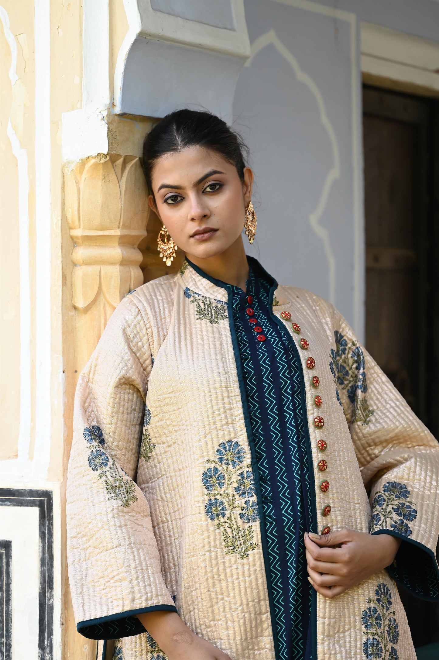 ARNISA SET  GOLDEN -DELIVERY IN 7 TO 10 DAYS