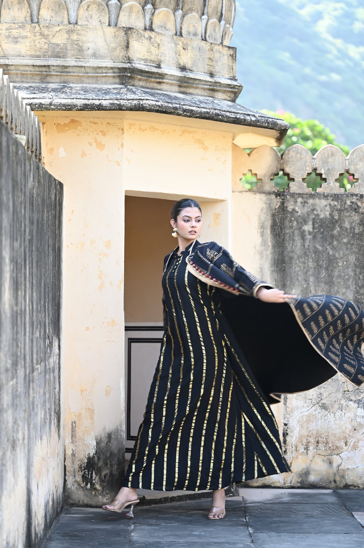 ARNISA SET  BLACK COTTON  -DELIVERY IN 7 TO 10 DAYS