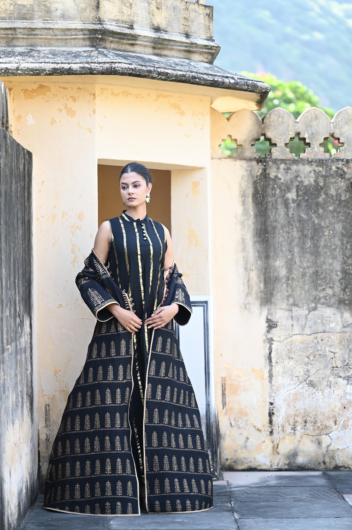 ARNISA SET  BLACK COTTON  -DELIVERY IN 7 TO 10 DAYS
