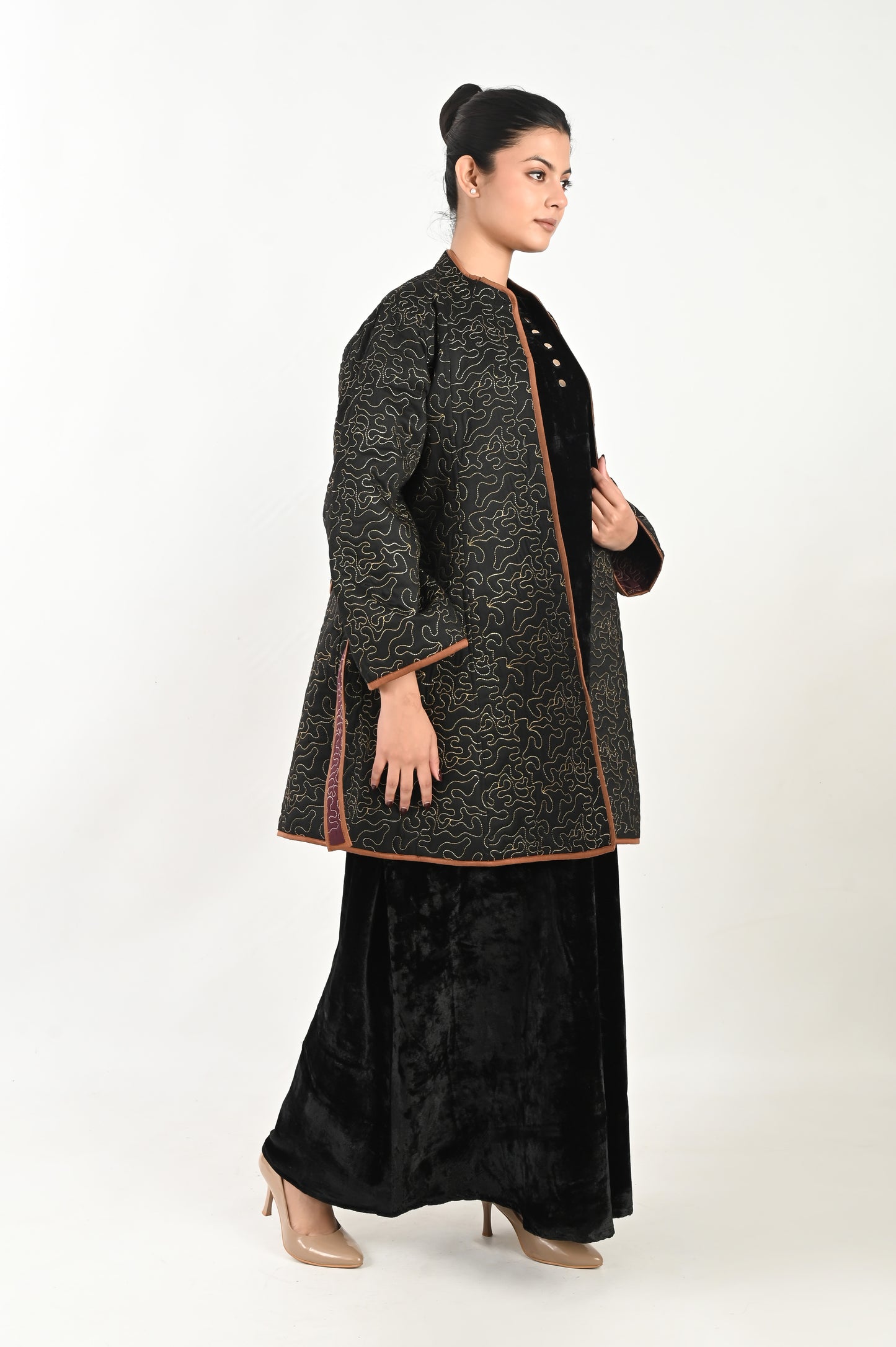 AGNI-VELVET KAFTAN AND JACKET SET-DELIVERY IN 7 TO 10 DAYS