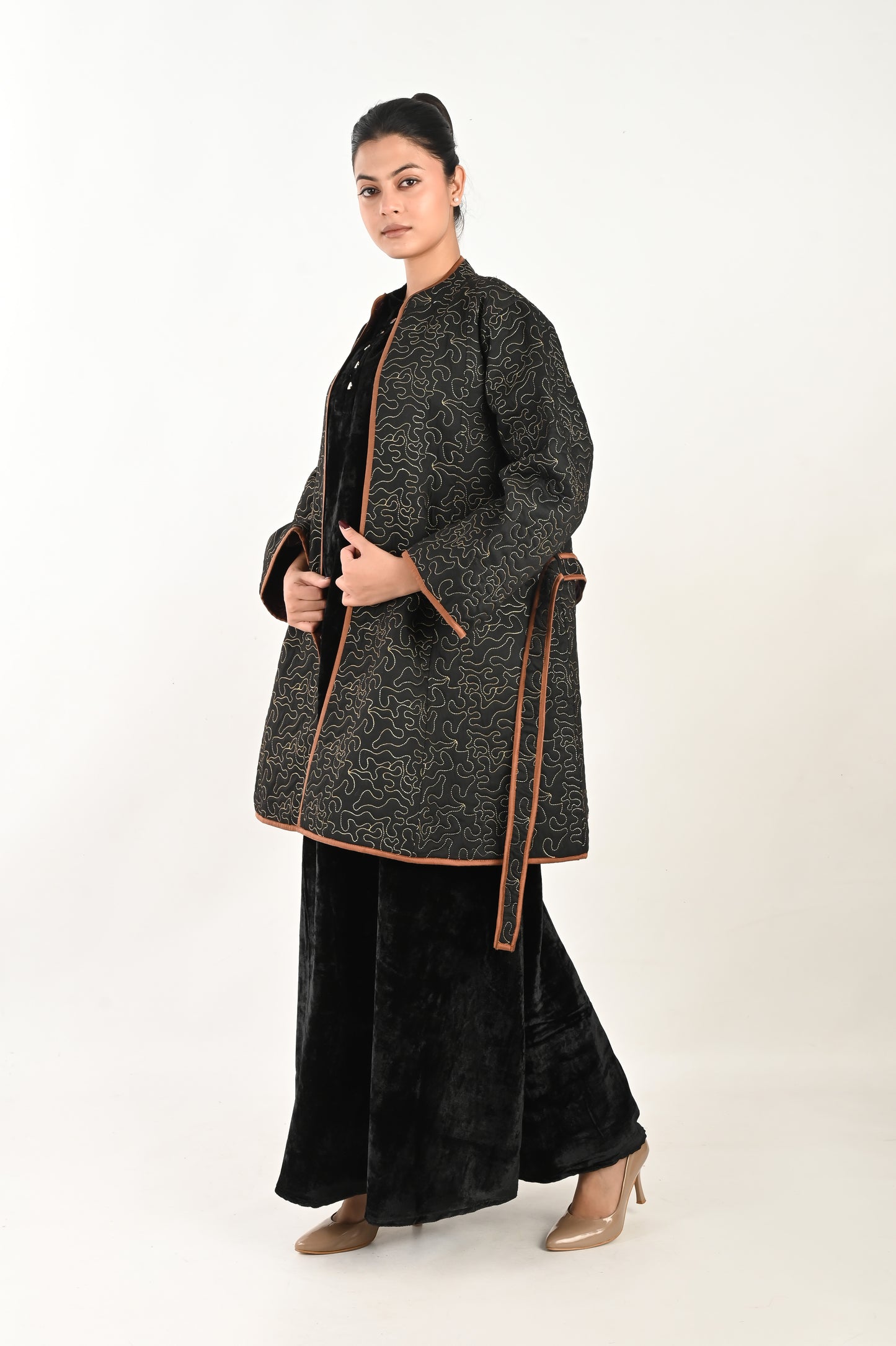 AGNI-VELVET KAFTAN AND JACKET SET-DELIVERY IN 7 TO 10 DAYS