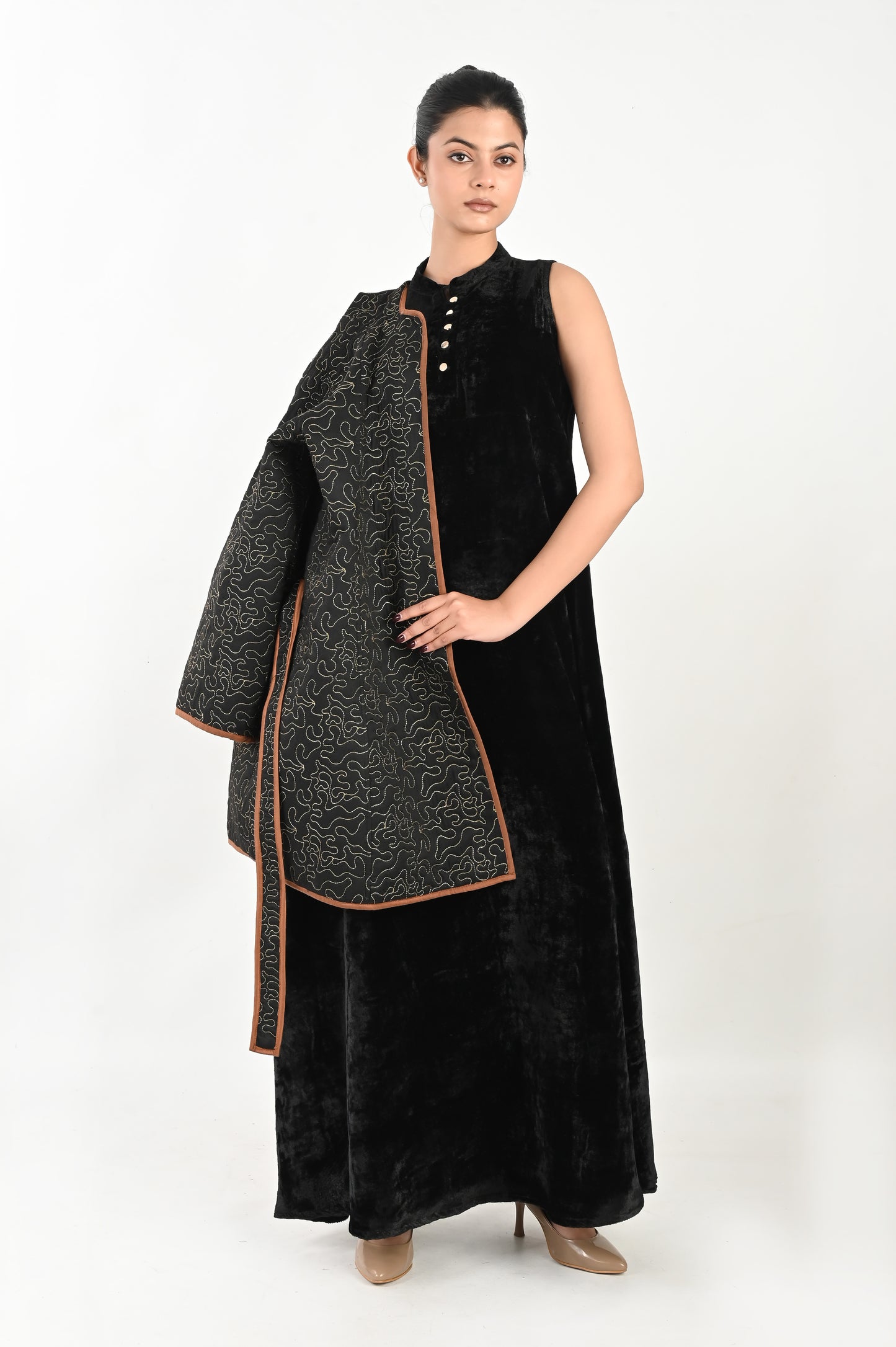 AGNI-VELVET KAFTAN AND JACKET SET-DELIVERY IN 7 TO 10 DAYS
