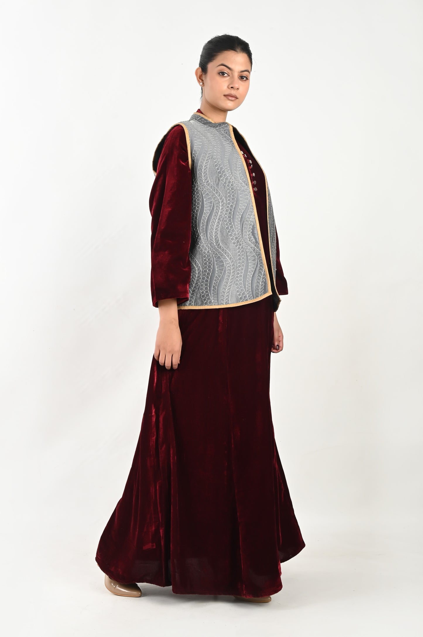 DHARAA MAROON AND GREY-VELVET KAFTAN AND QUILTED EMBROIDERED JACKET SET-DELIVERY IN 7 TO 10 DAYS