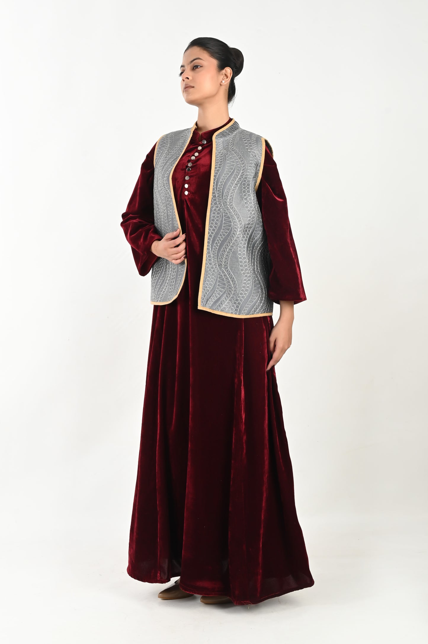 DHARAA MAROON AND GREY-VELVET KAFTAN AND QUILTED EMBROIDERED JACKET SET-DELIVERY IN 7 TO 10 DAYS