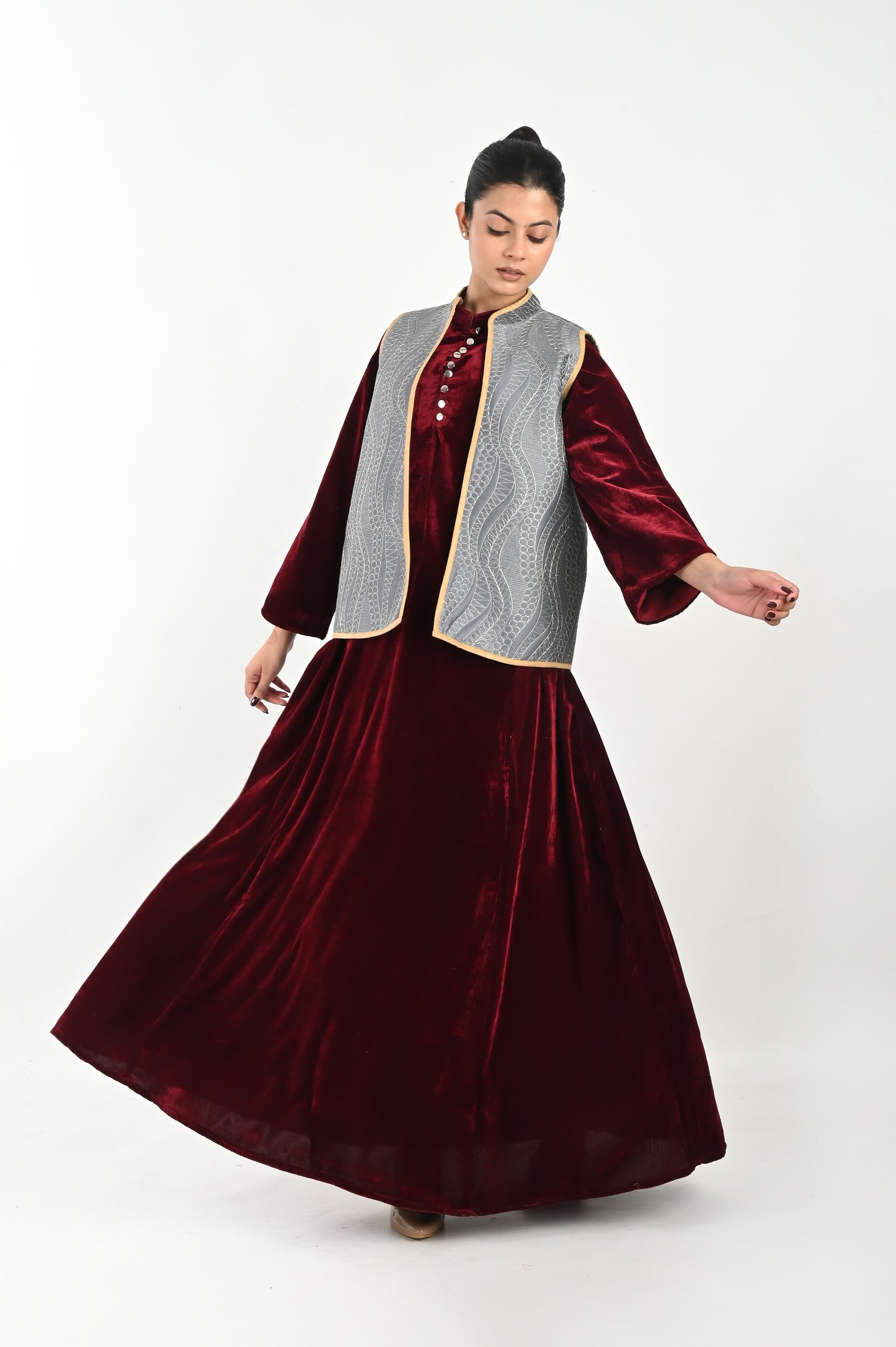 DHARAA MAROON AND GREY-VELVET KAFTAN AND QUILTED EMBROIDERED JACKET SET-DELIVERY IN 7 TO 10 DAYS