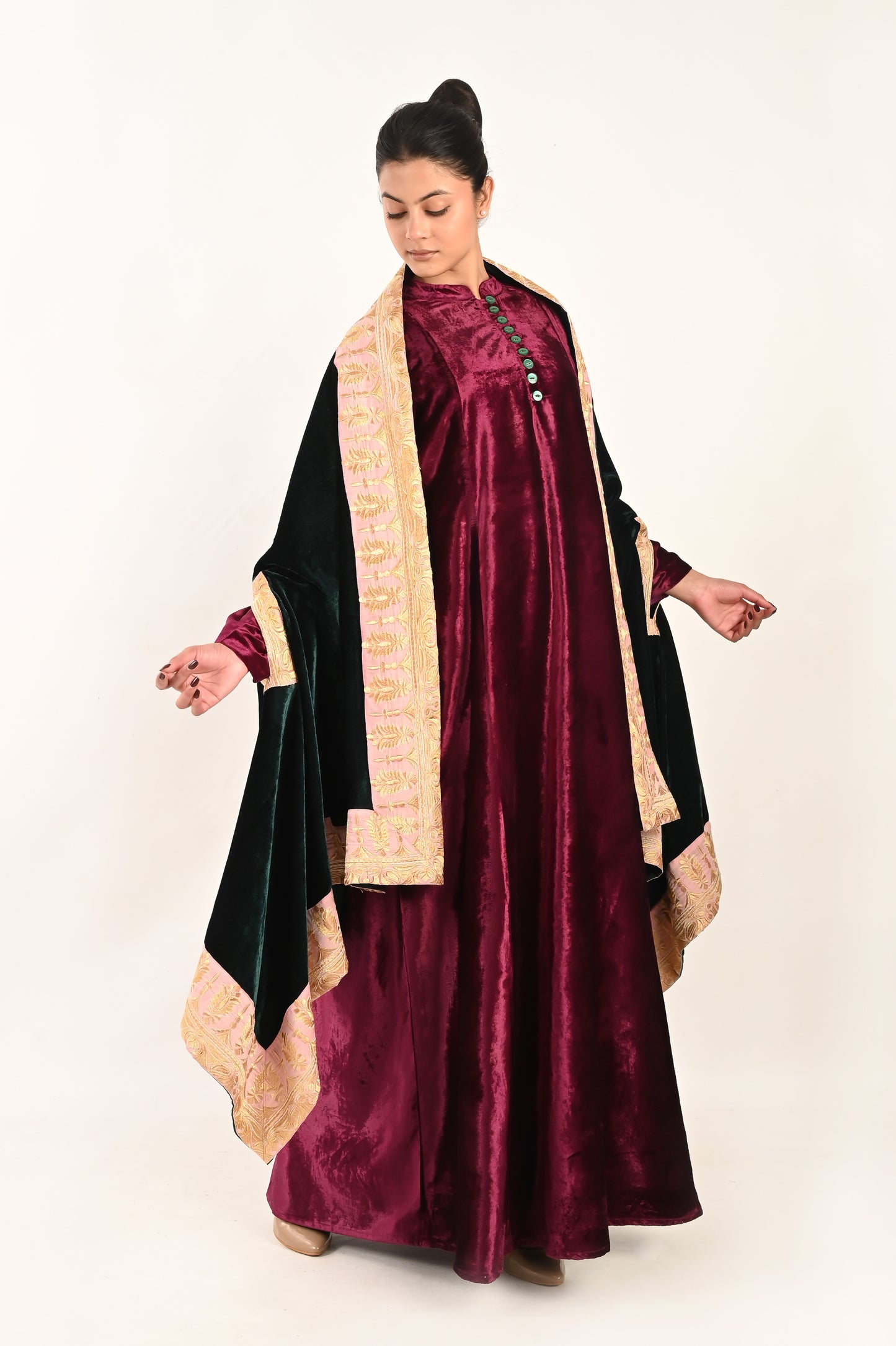 HASTA-VELVET KAFTAN AND SHAWL SET-DELIVERY IN 7 TO 10 DAYS